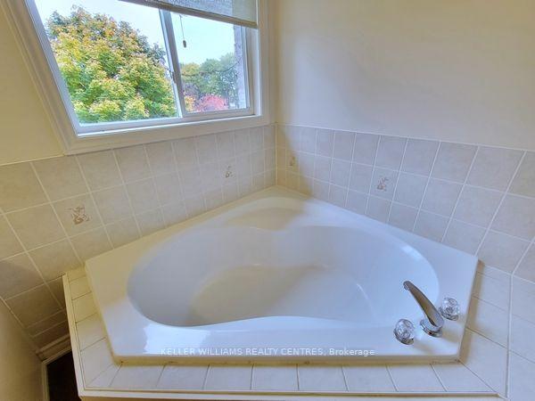 Photo 21 of 19 Northview Crescent, Barrie, Northwest — HOMEH