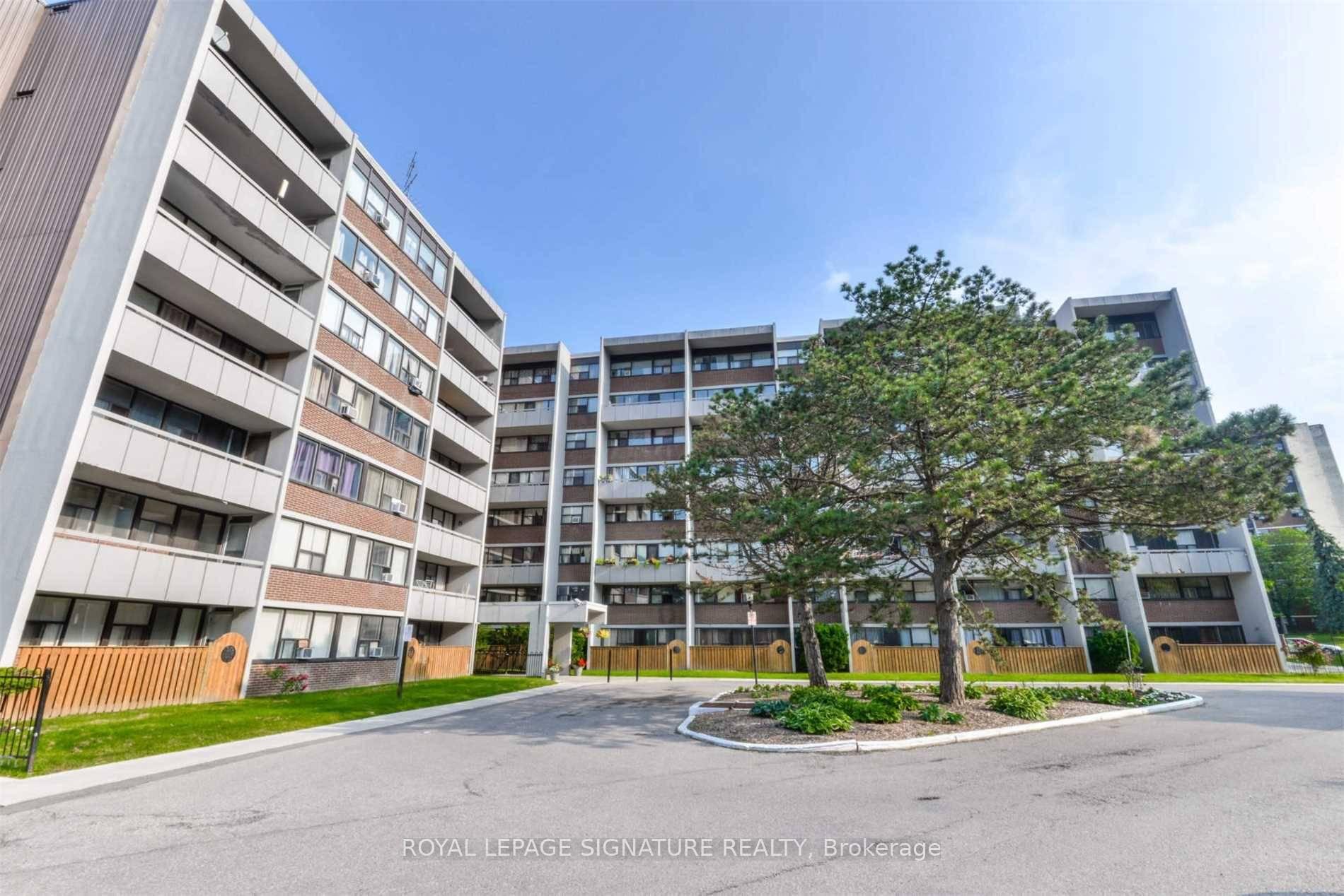 Front of Unit 109, 2121 Roche Court