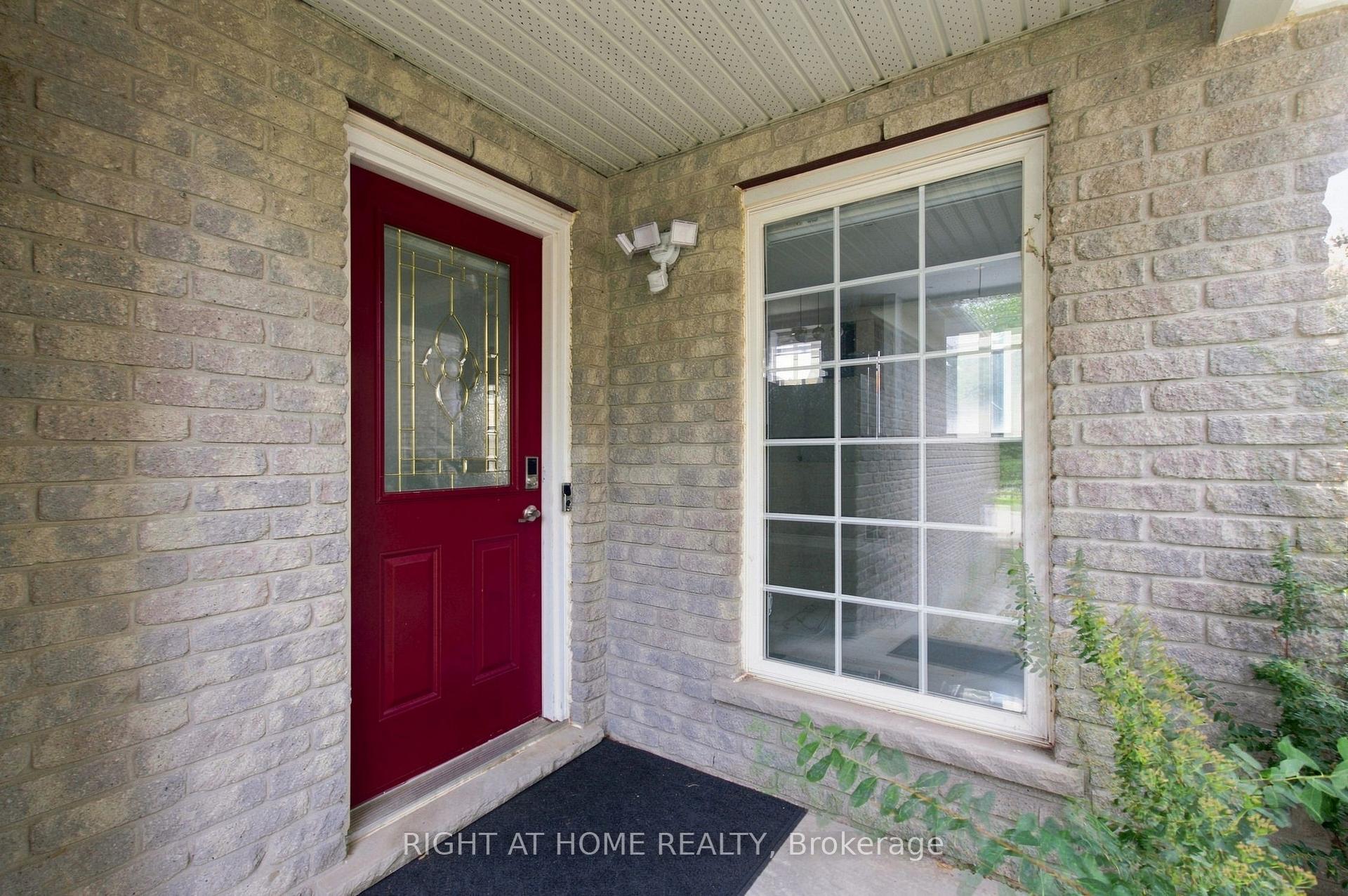 Photo 3 of 187 Clairfields Drive E, Guelph, Pineridge/Westminster Woods — HOMEH