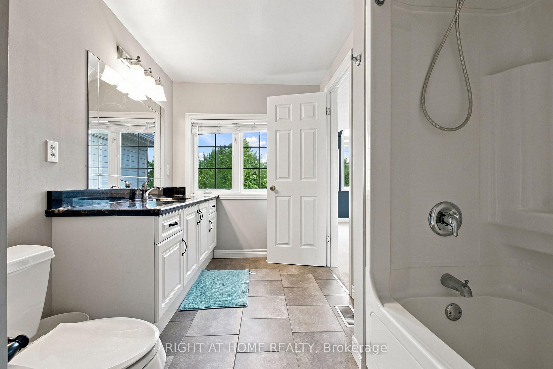 Photo 17 of 187 Clairfields Drive E, Guelph, Pineridge/Westminster Woods — HOMEH