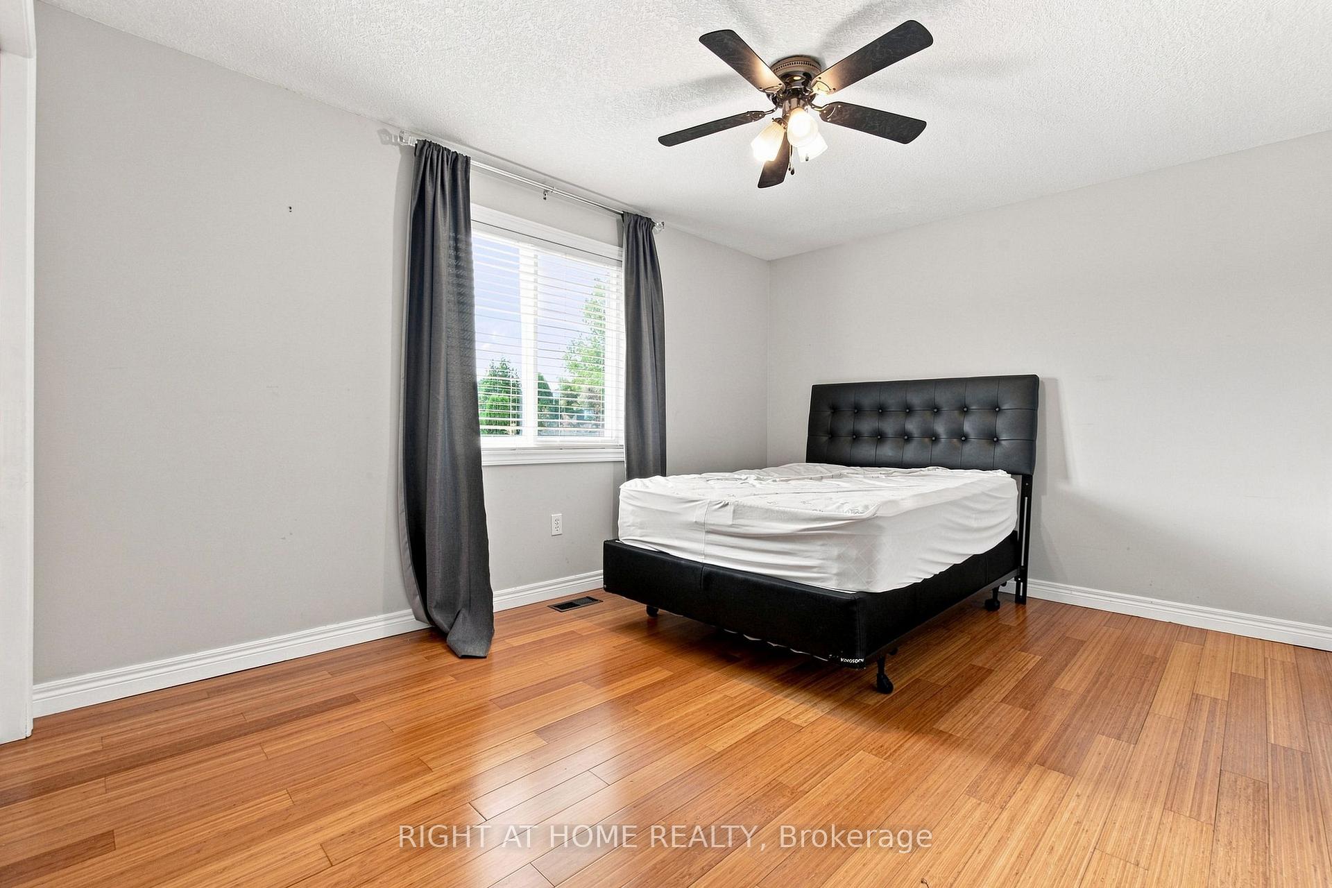 Photo 18 of 187 Clairfields Drive E, Guelph, Pineridge/Westminster Woods — HOMEH