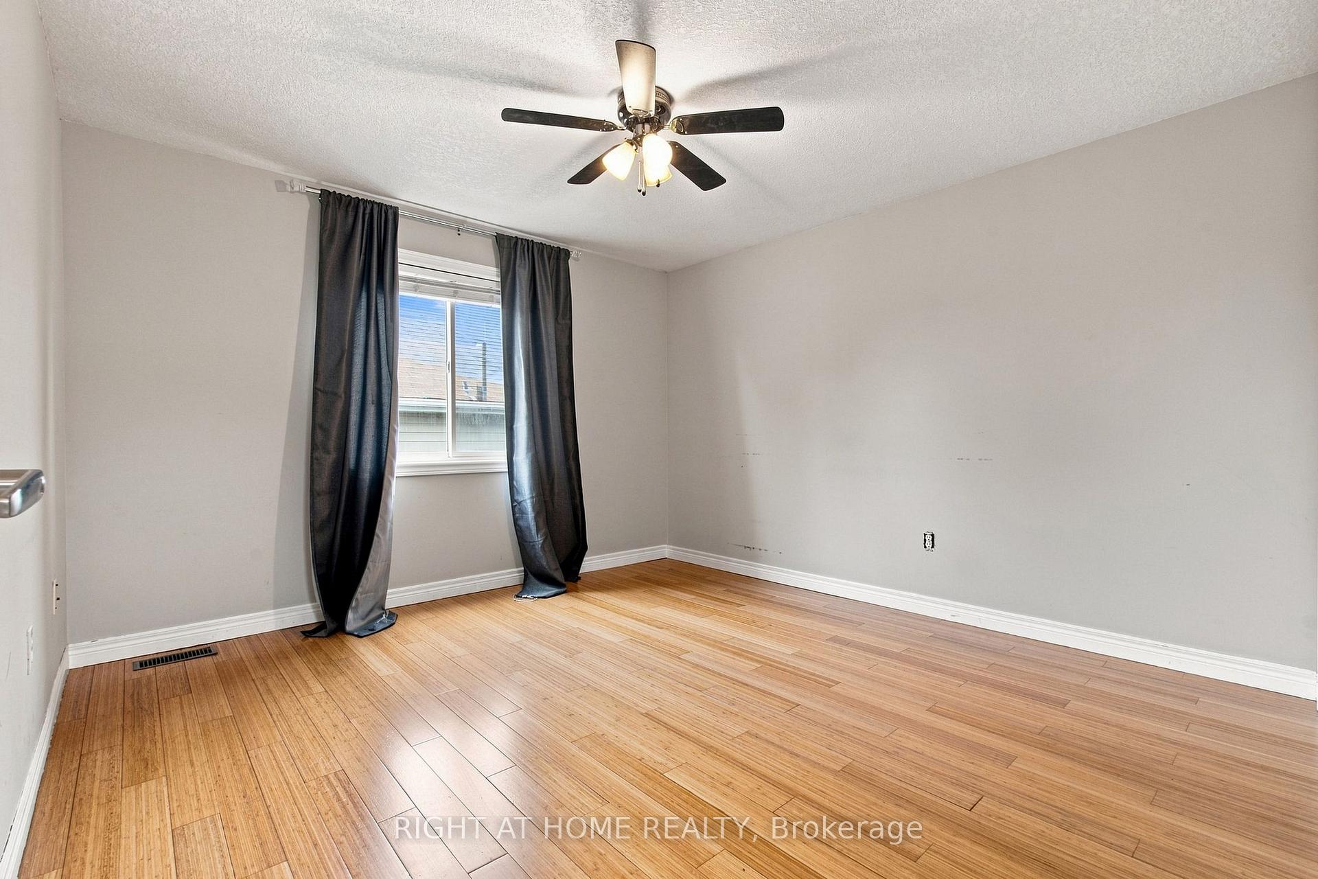 Photo 19 of 187 Clairfields Drive E, Guelph, Pineridge/Westminster Woods — HOMEH