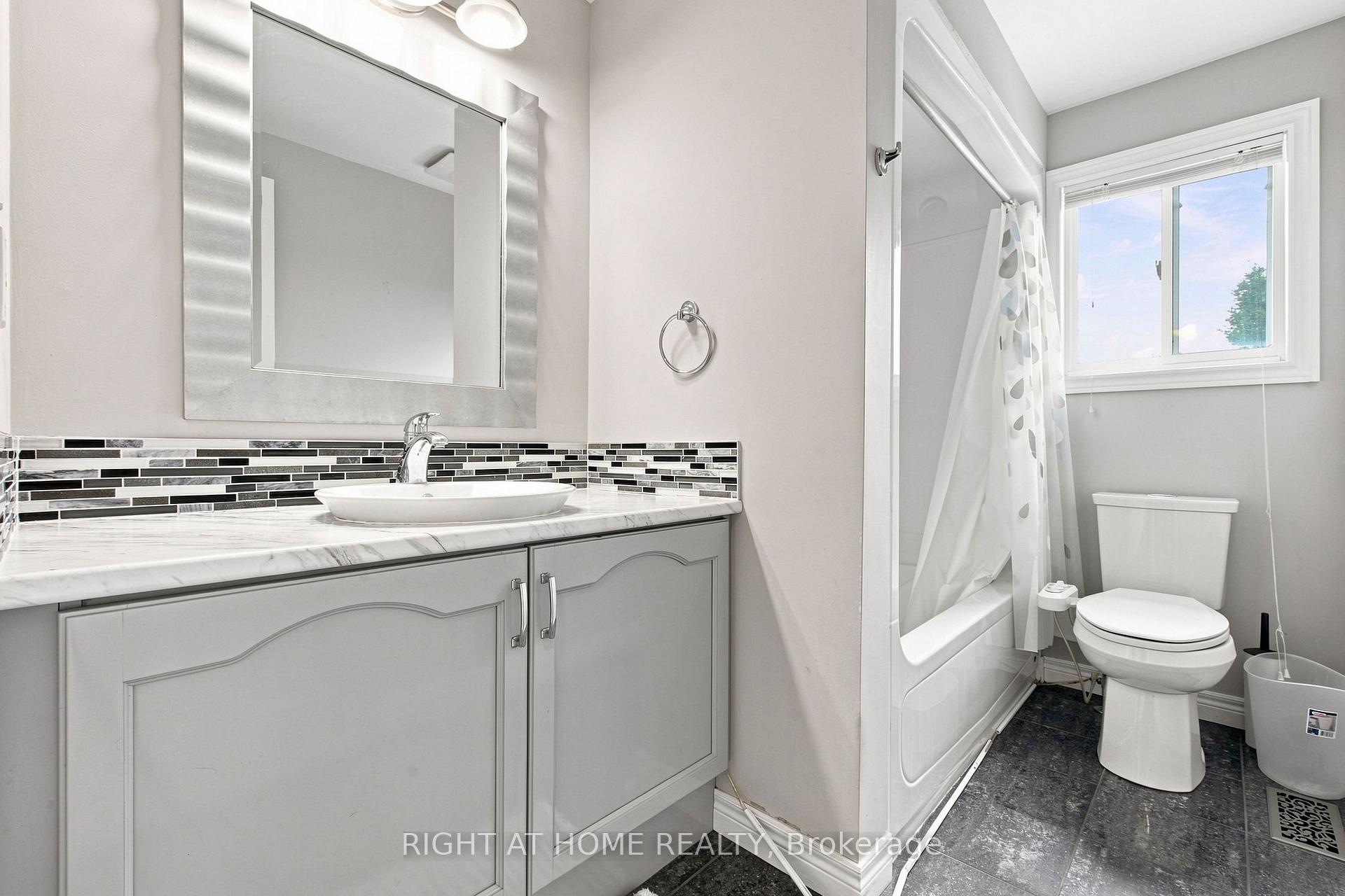 Photo 20 of 187 Clairfields Drive E, Guelph, Pineridge/Westminster Woods — HOMEH