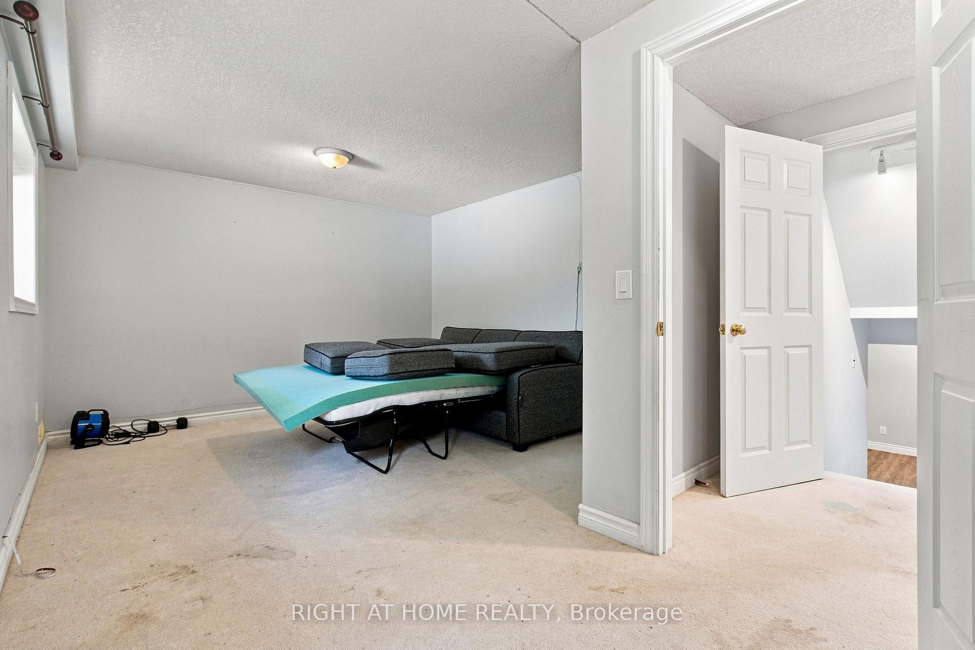 Photo 21 of 187 Clairfields Drive E, Guelph, Pineridge/Westminster Woods — HOMEH