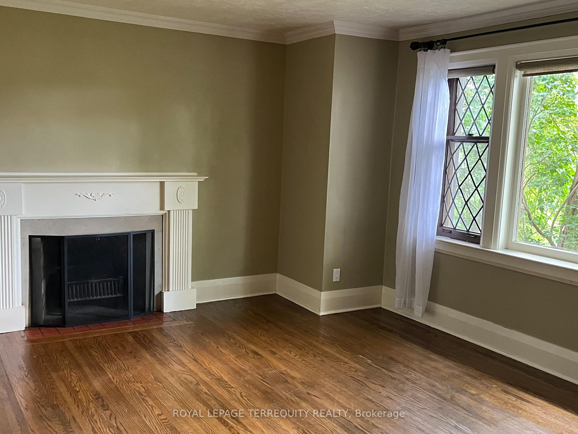 Photo 4 of 25 Halford Avenue, Toronto, Lambton Baby Point — HOMEH