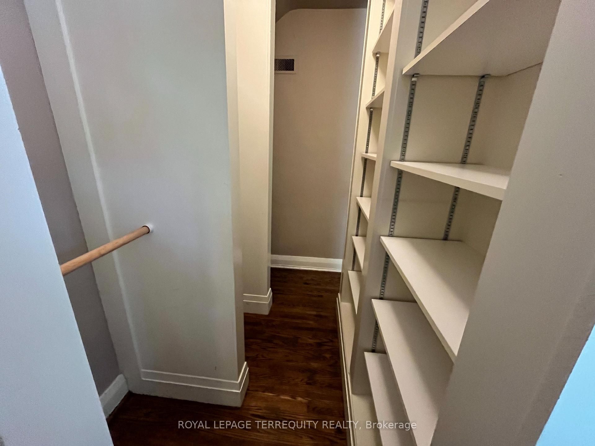 Photo 13 of 25 Halford Avenue, Toronto, Lambton Baby Point — HOMEH