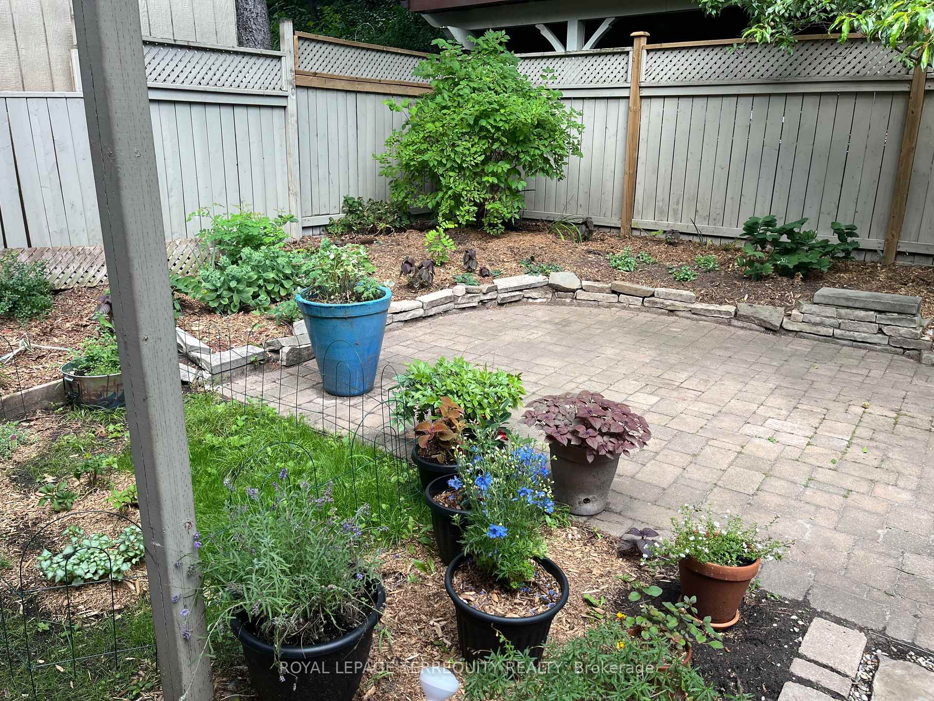 Photo 19 of 25 Halford Avenue, Toronto, Lambton Baby Point — HOMEH