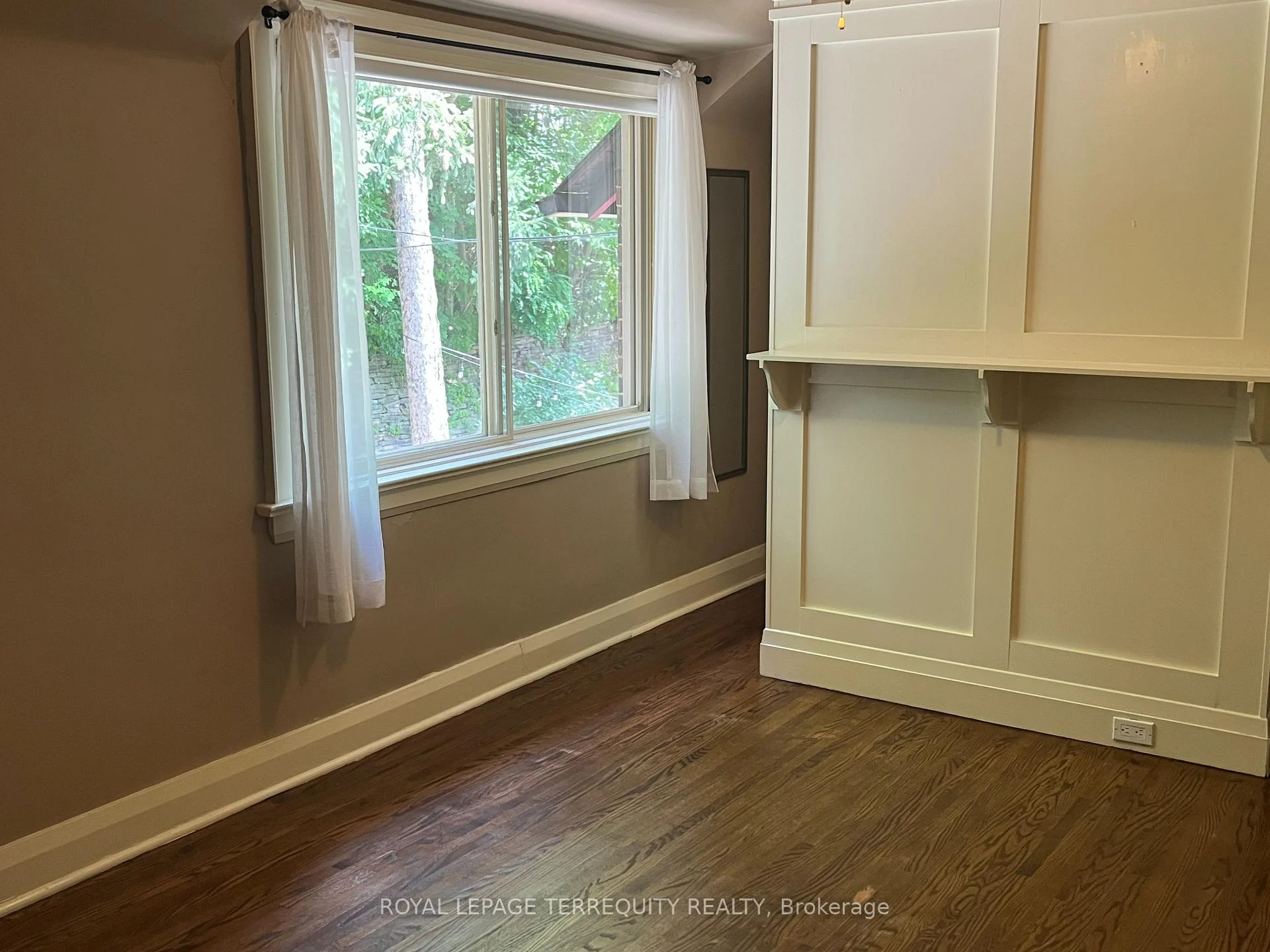 Photo 10 of 25 Halford Avenue, Toronto, Lambton Baby Point — HOMEH