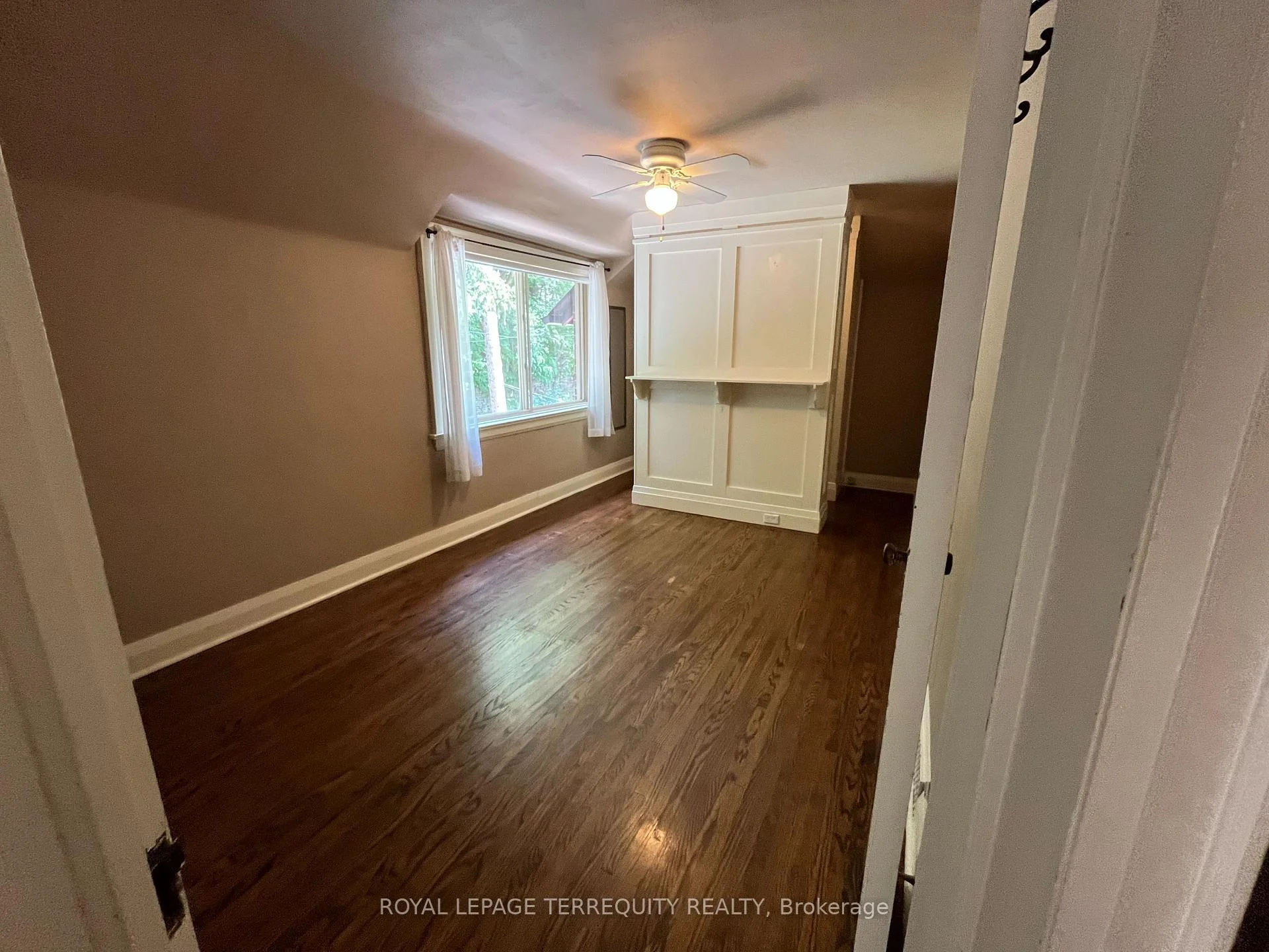 Photo 12 of 25 Halford Avenue, Toronto, Lambton Baby Point — HOMEH