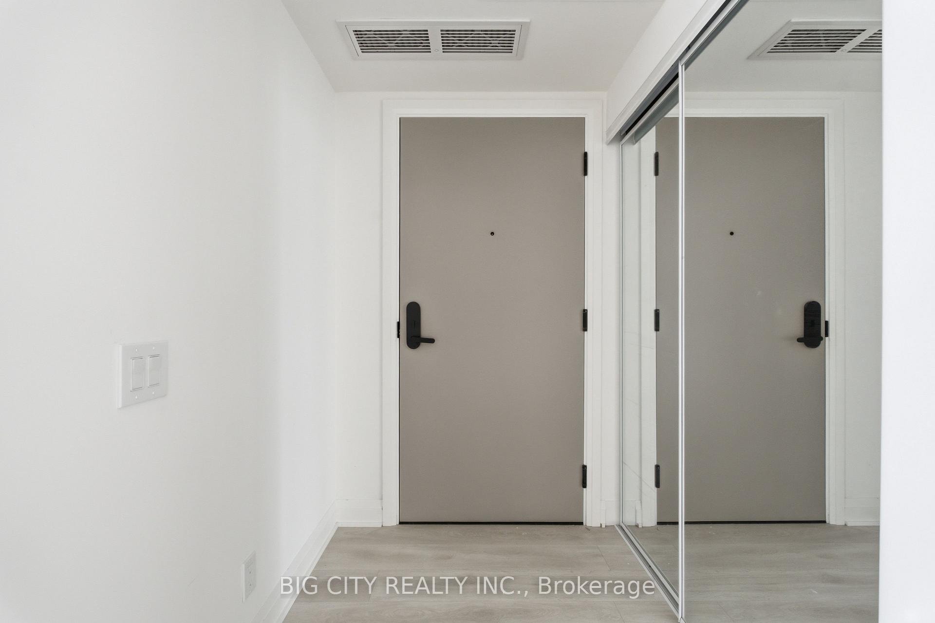 Photo 2 of Unit 1206, 25 Frederick Todd Way, Toronto, Thorncliffe Park — HOMEH