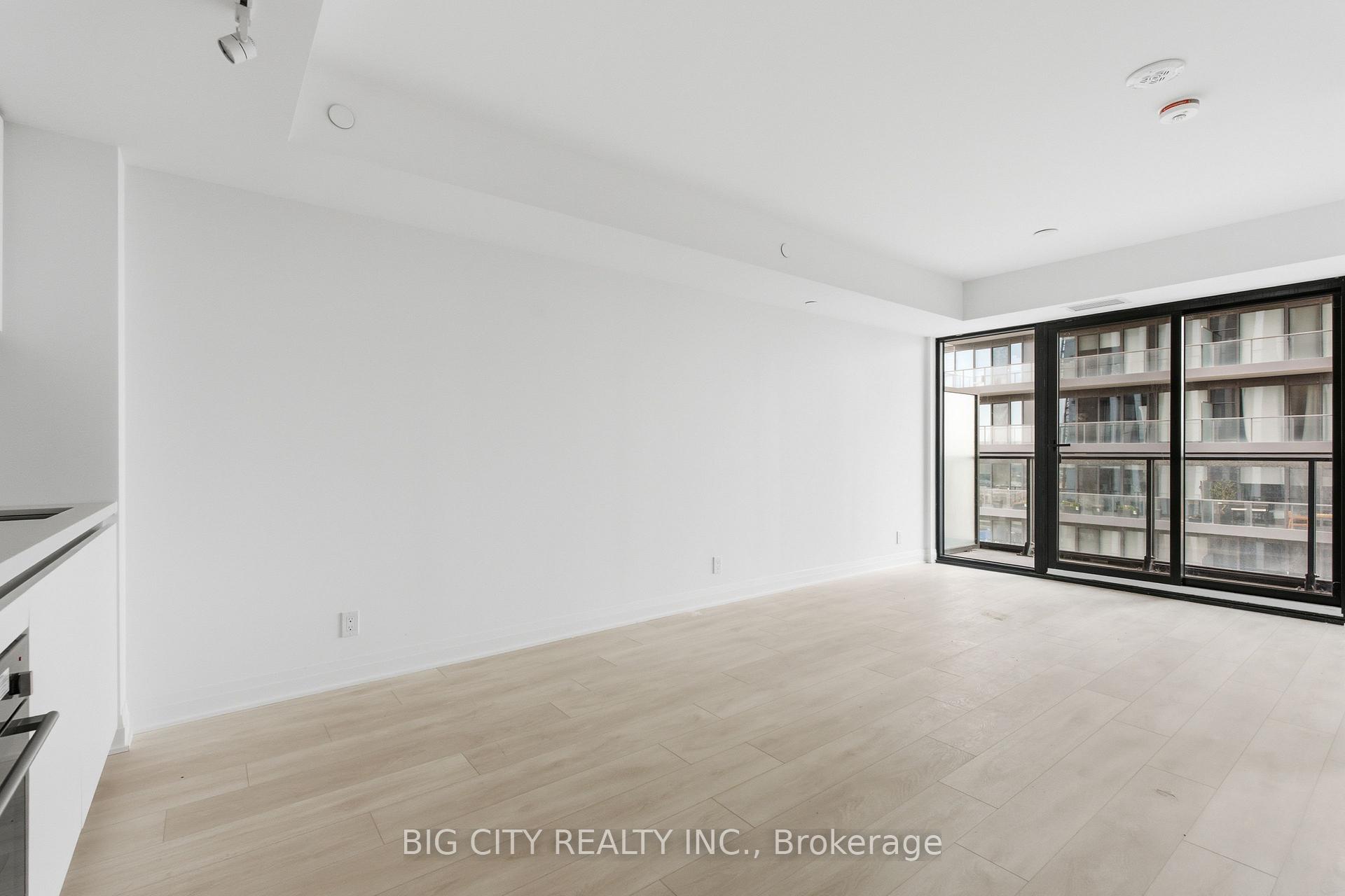 Photo 3 of Unit 1206, 25 Frederick Todd Way, Toronto, Thorncliffe Park — HOMEH