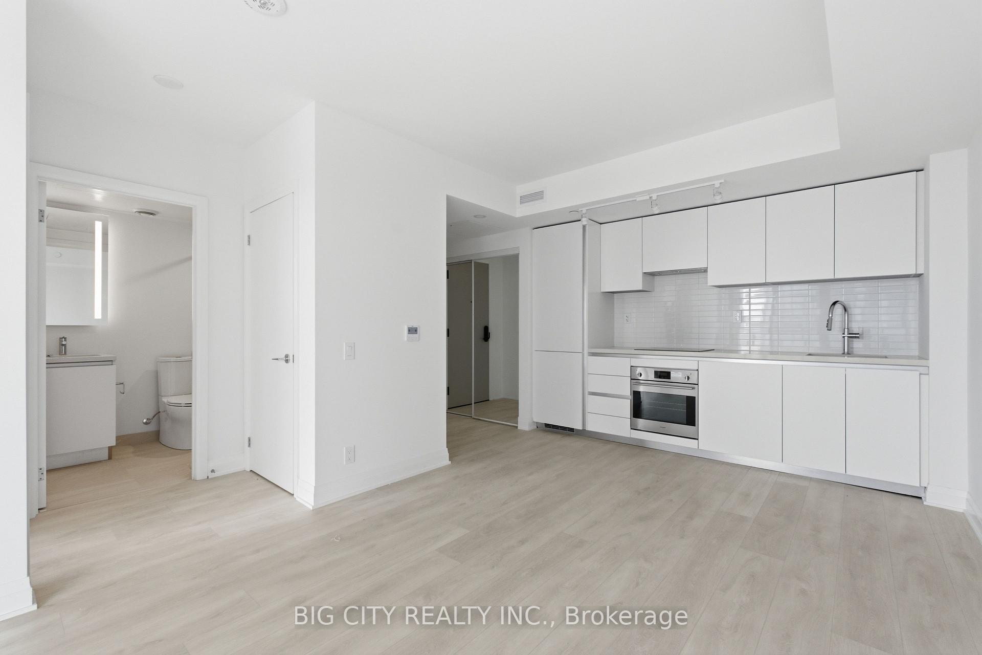 Photo 7 of Unit 1206, 25 Frederick Todd Way, Toronto, Thorncliffe Park — HOMEH
