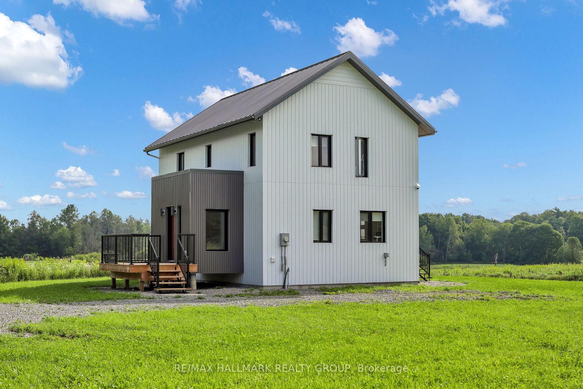 Photo 1 of 165 Knapp Street, Rideau Lakes, Rideau Lakes (South Crosby) Twp — HOMEH