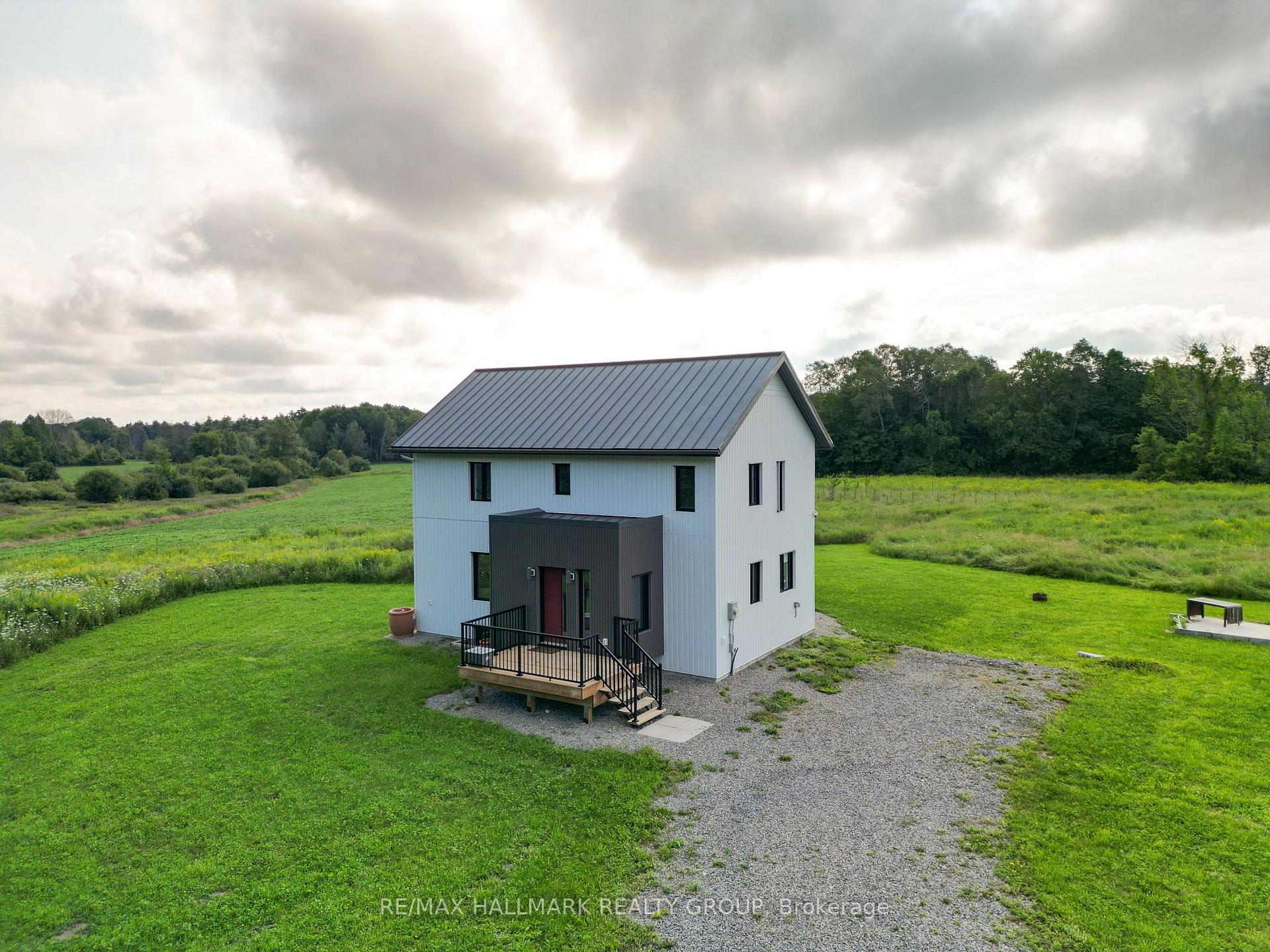 Photo 2 of 165 Knapp Street, Rideau Lakes, Rideau Lakes (South Crosby) Twp — HOMEH