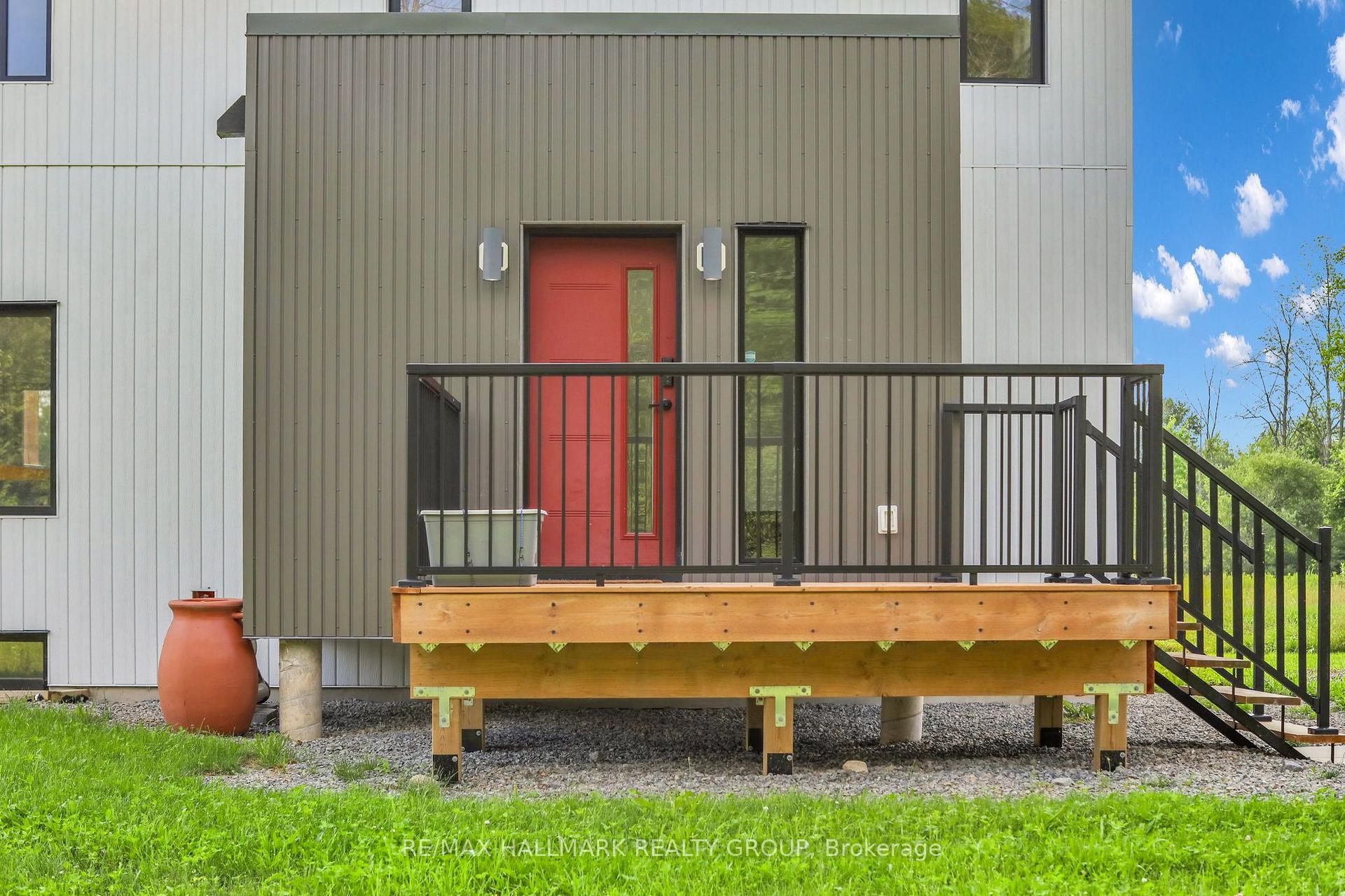 Photo 3 of 165 Knapp Street, Rideau Lakes, Rideau Lakes (South Crosby) Twp — HOMEH