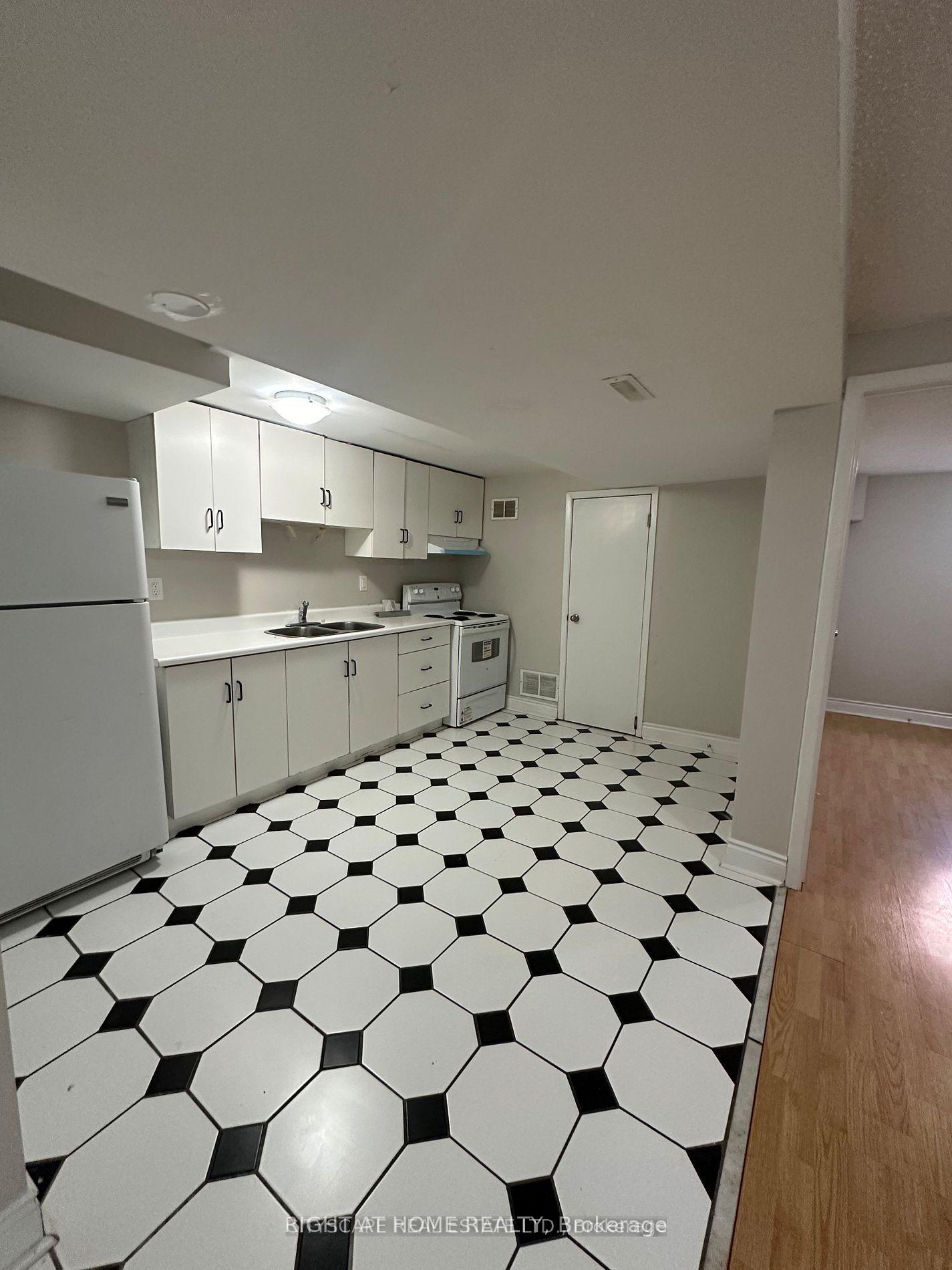 Photo 2 of Unit Lower, 56 Stanwell Drive, Brampton, Heart Lake West — HOMEH
