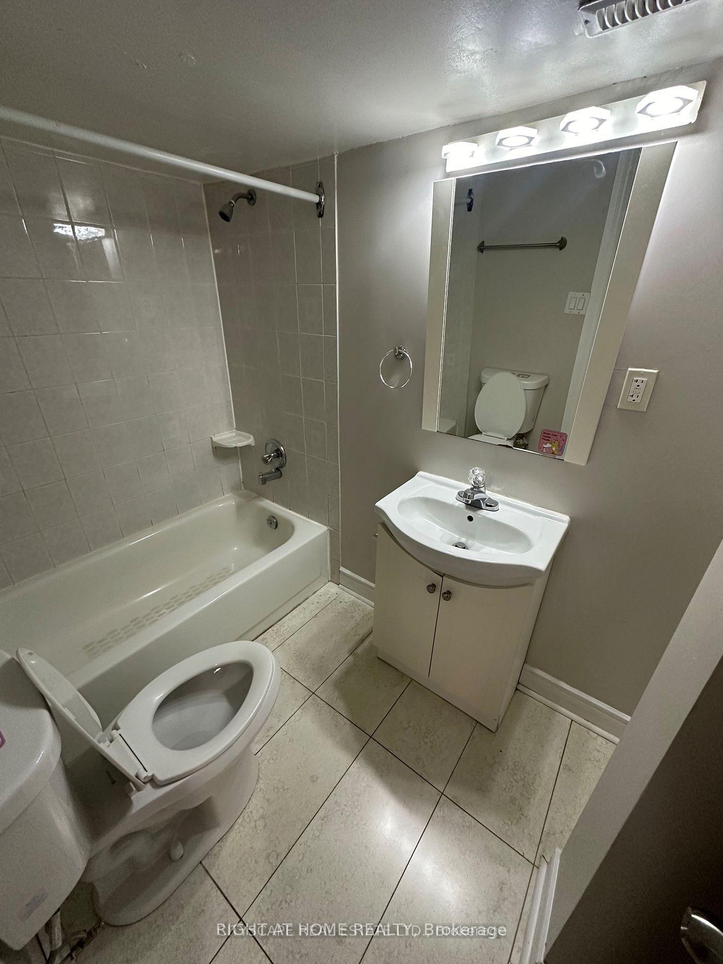 Photo 4 of Unit Lower, 56 Stanwell Drive, Brampton, Heart Lake West — HOMEH