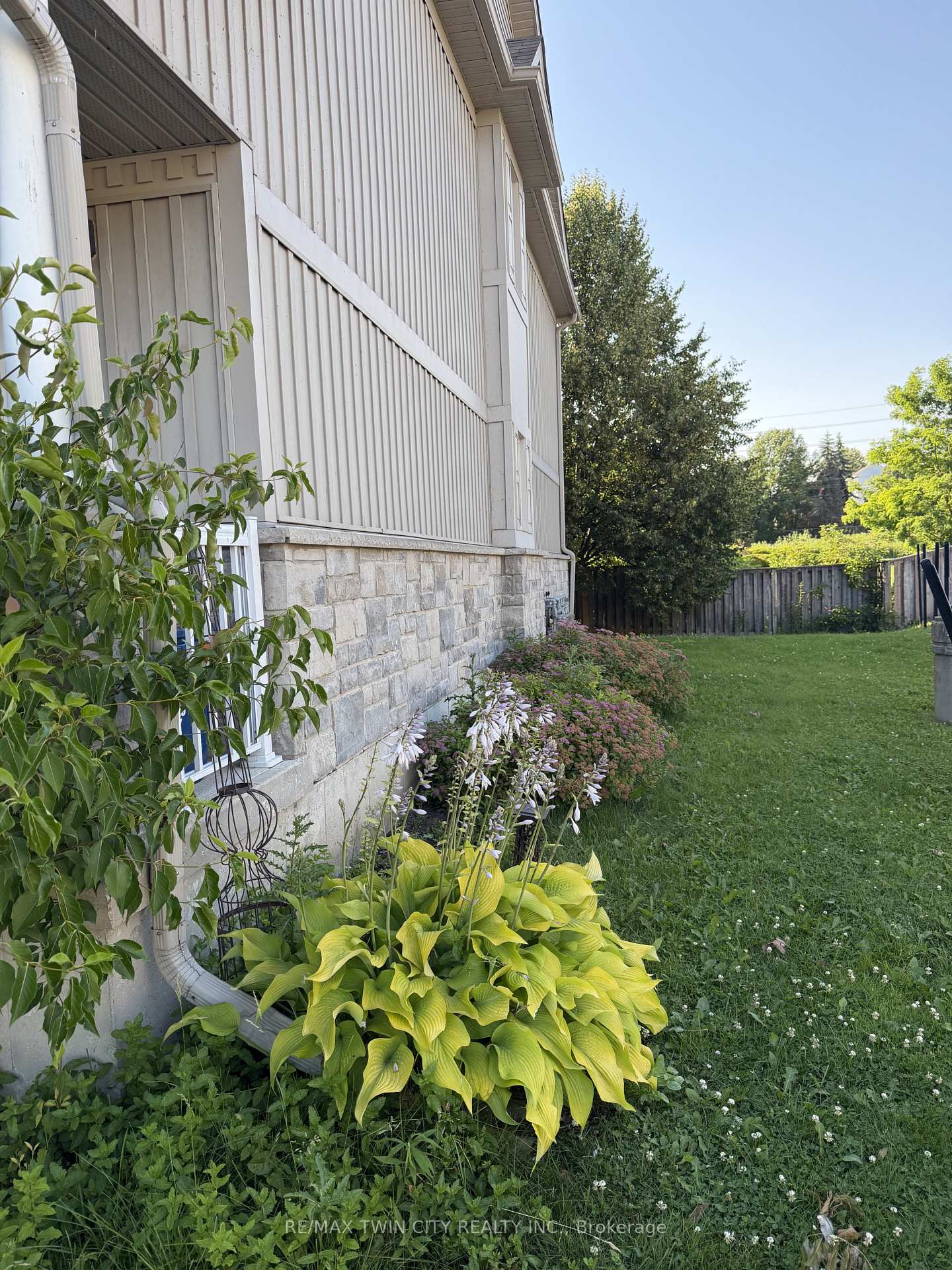 Photo 3 of Unit A8, 20 David Bergey Drive, Kitchener, Larentian West — HOMEH