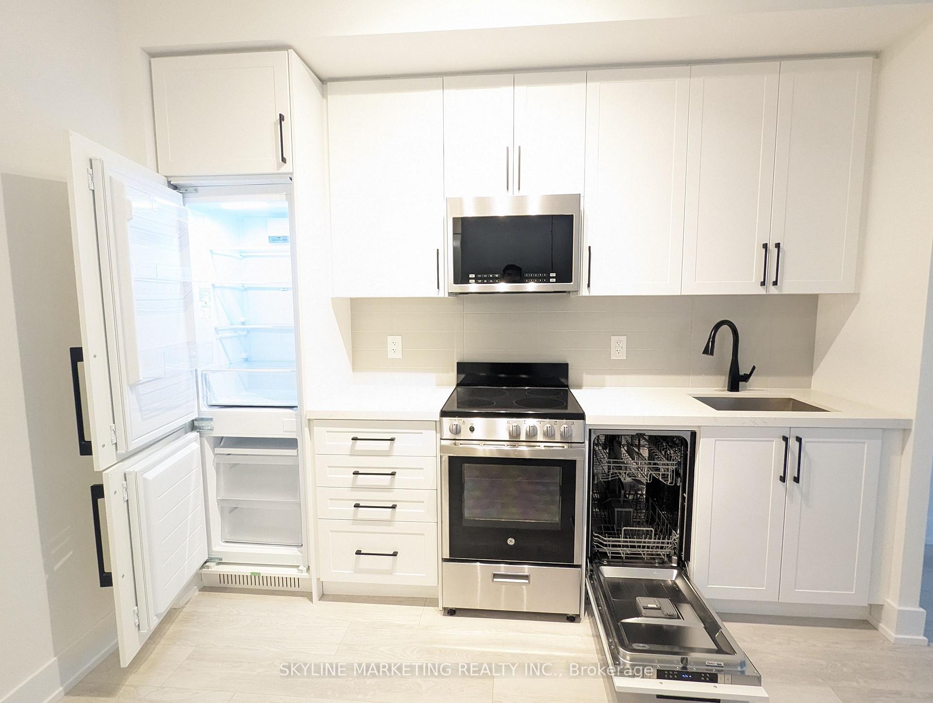 Photo 3 of Unit 525, 2450 Old Bronte Road, Oakville, Westmount — HOMEH
