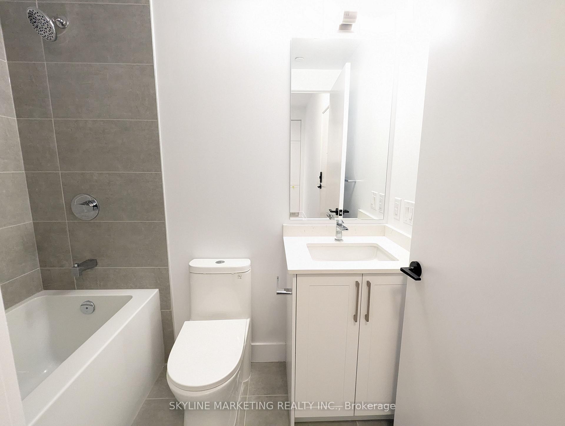 Photo 6 of Unit 525, 2450 Old Bronte Road, Oakville, Westmount — HOMEH