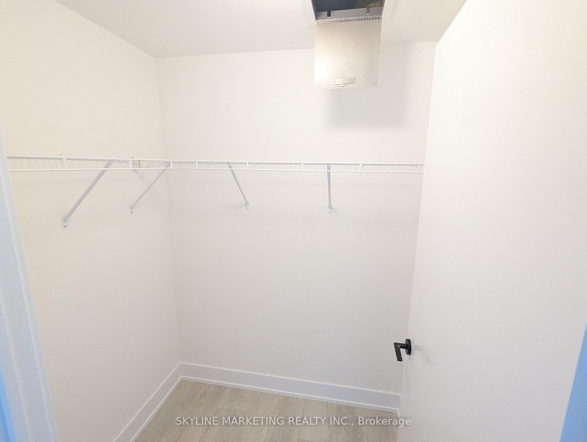 Photo 13 of Unit 525, 2450 Old Bronte Road, Oakville, Westmount — HOMEH