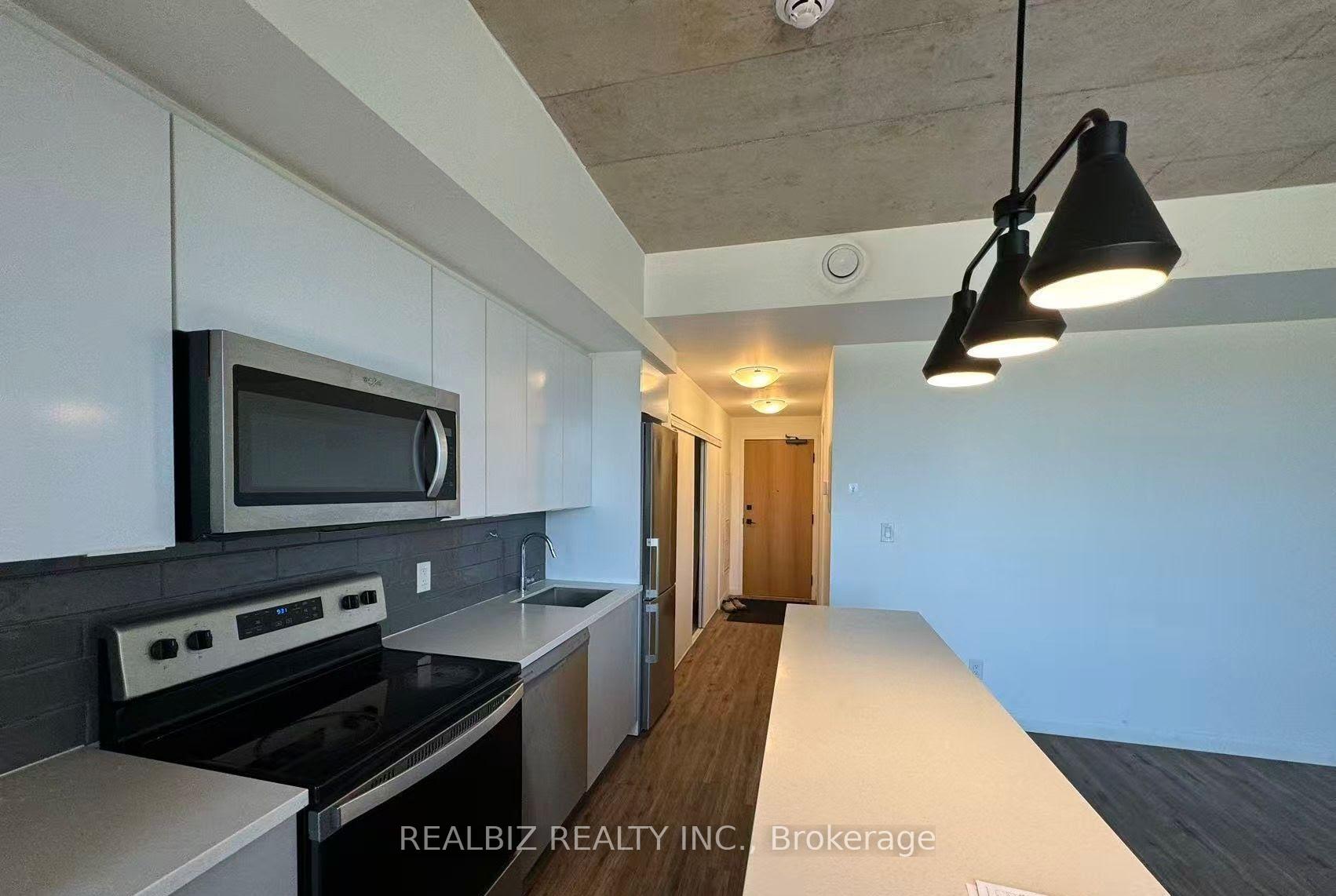 Front of Unit 512, 7 Erie Avenue W