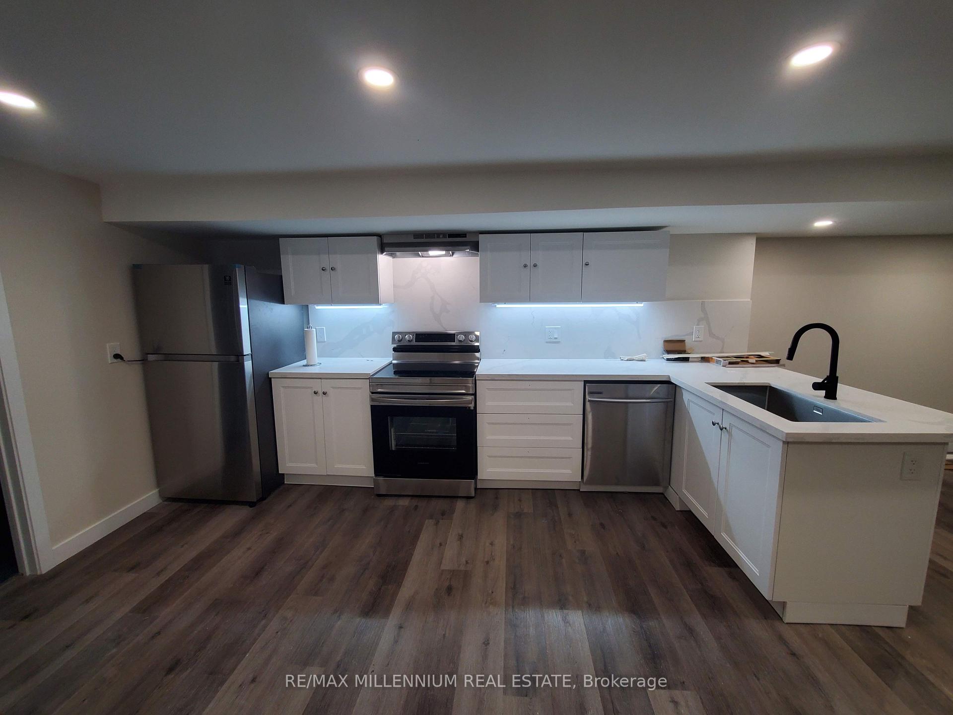 Photo 4 of 491 Blake Street, London, South K — HOMEH