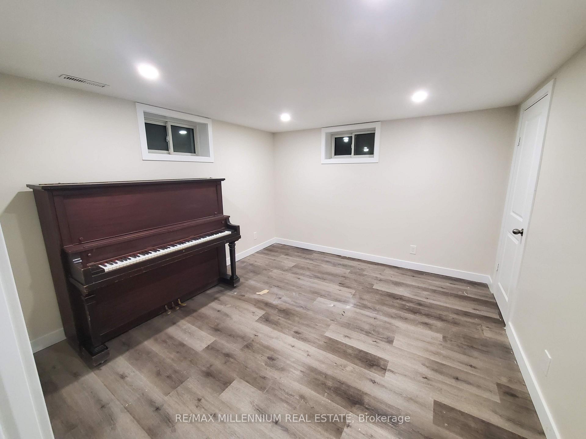 Photo 5 of 491 Blake Street, London, South K — HOMEH