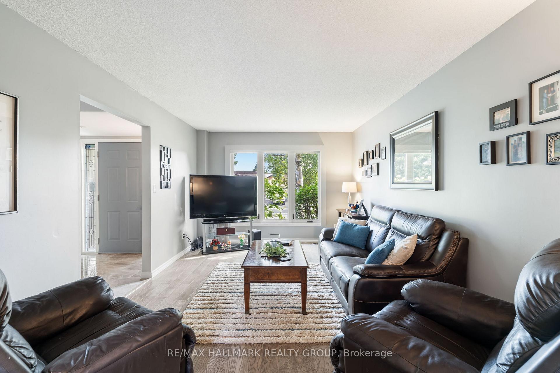 Photo 4 of 222 Colonel Douglas Crescent, Brockville, Brockville — HOMEH