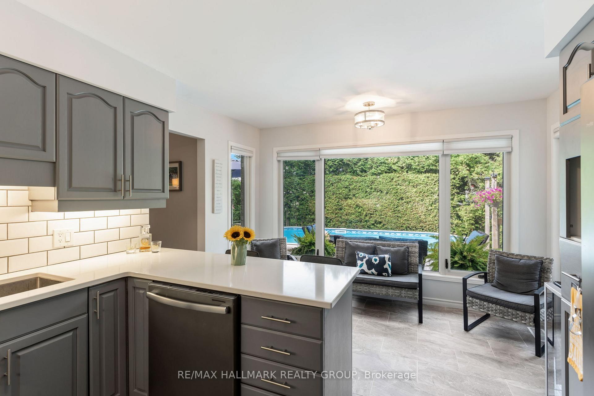 Photo 12 of 222 Colonel Douglas Crescent, Brockville, Brockville — HOMEH