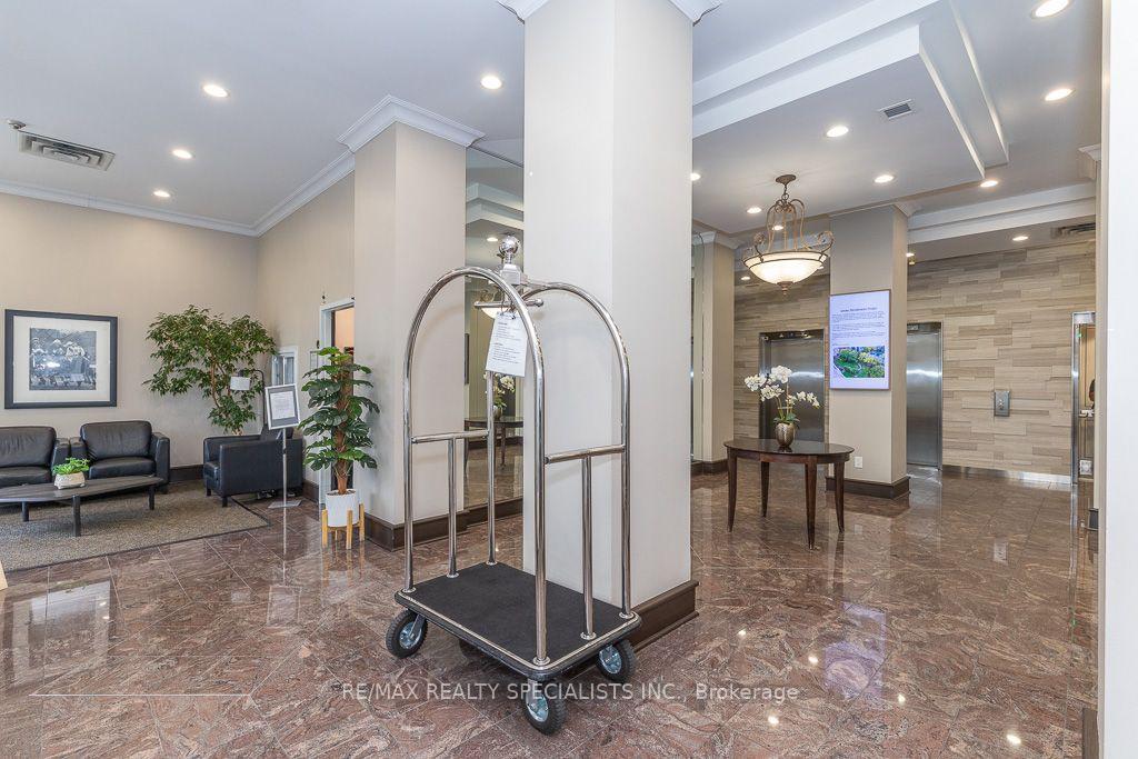Photo 4 of Unit 1309, 21 Overlea Boulevard, Toronto, Thorncliffe Park — HOMEH