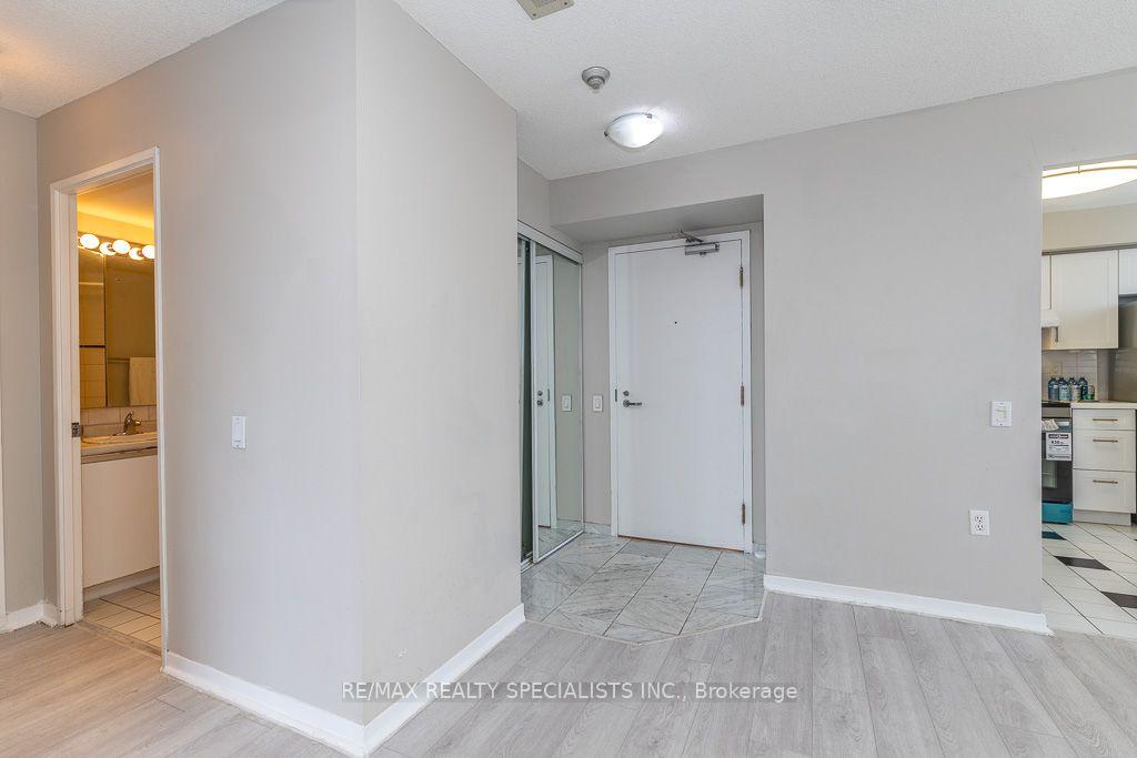 Photo 6 of Unit 1309, 21 Overlea Boulevard, Toronto, Thorncliffe Park — HOMEH
