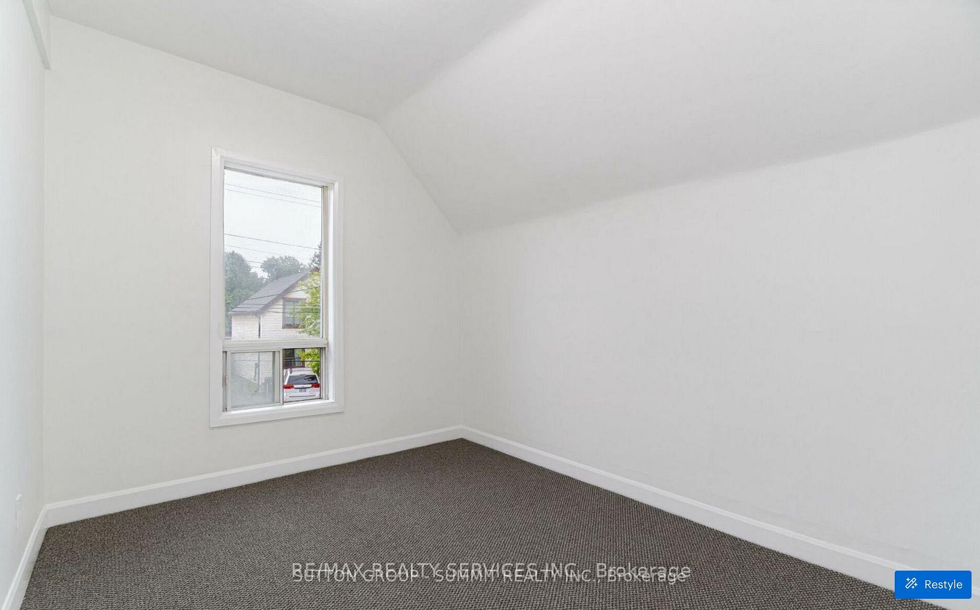 Photo 23 of 439 Ferguson Avenue N, Hamilton, North End — HOMEH