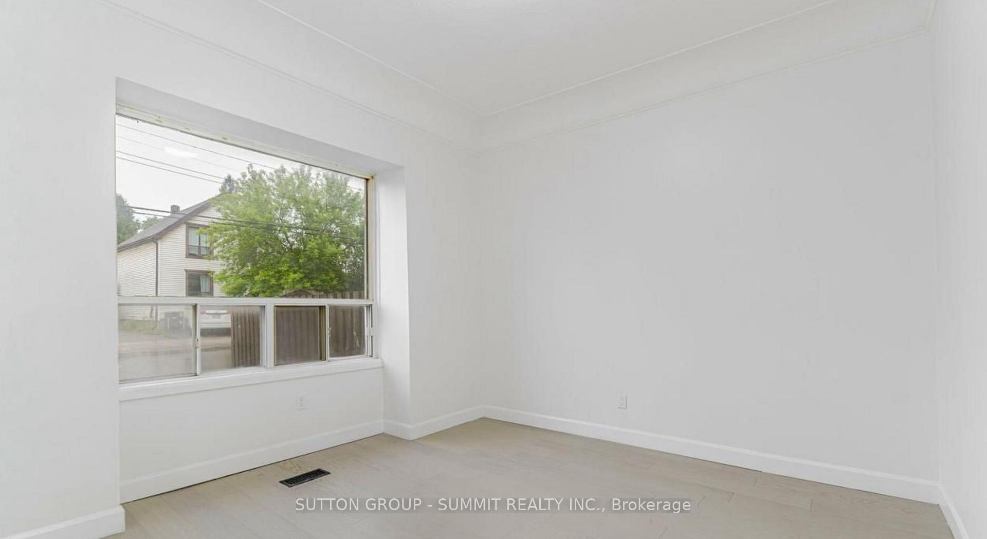 Photo 8 of 439 Ferguson Avenue N, Hamilton, North End — HOMEH