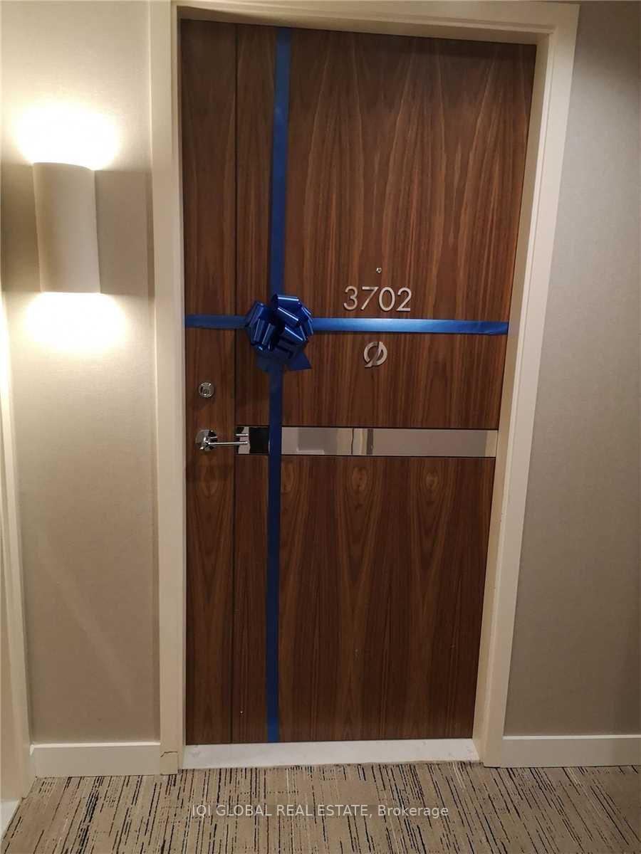 Photo 3 of Unit 3702, 95 Mcmahon Drive, North York, Bayview Village — HOMEH