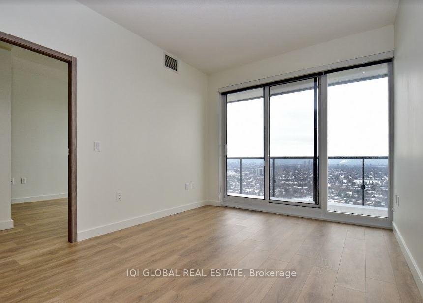 Photo 5 of Unit 3702, 95 Mcmahon Drive, North York, Bayview Village — HOMEH