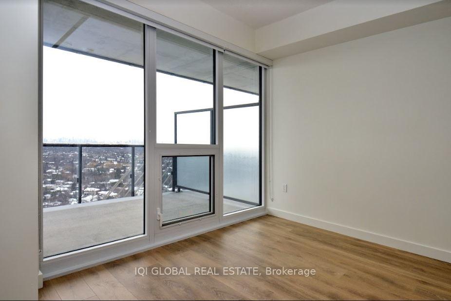 Photo 7 of Unit 3702, 95 Mcmahon Drive, North York, Bayview Village — HOMEH