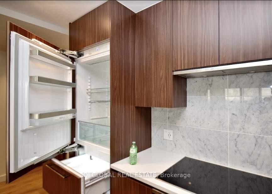 Photo 11 of Unit 3702, 95 Mcmahon Drive, North York, Bayview Village — HOMEH