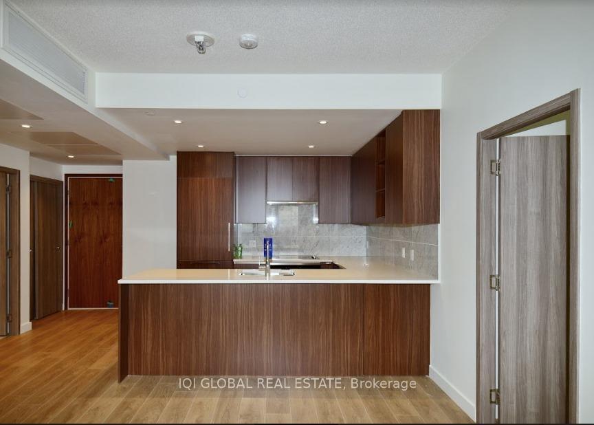 Photo 13 of Unit 3702, 95 Mcmahon Drive, North York, Bayview Village — HOMEH