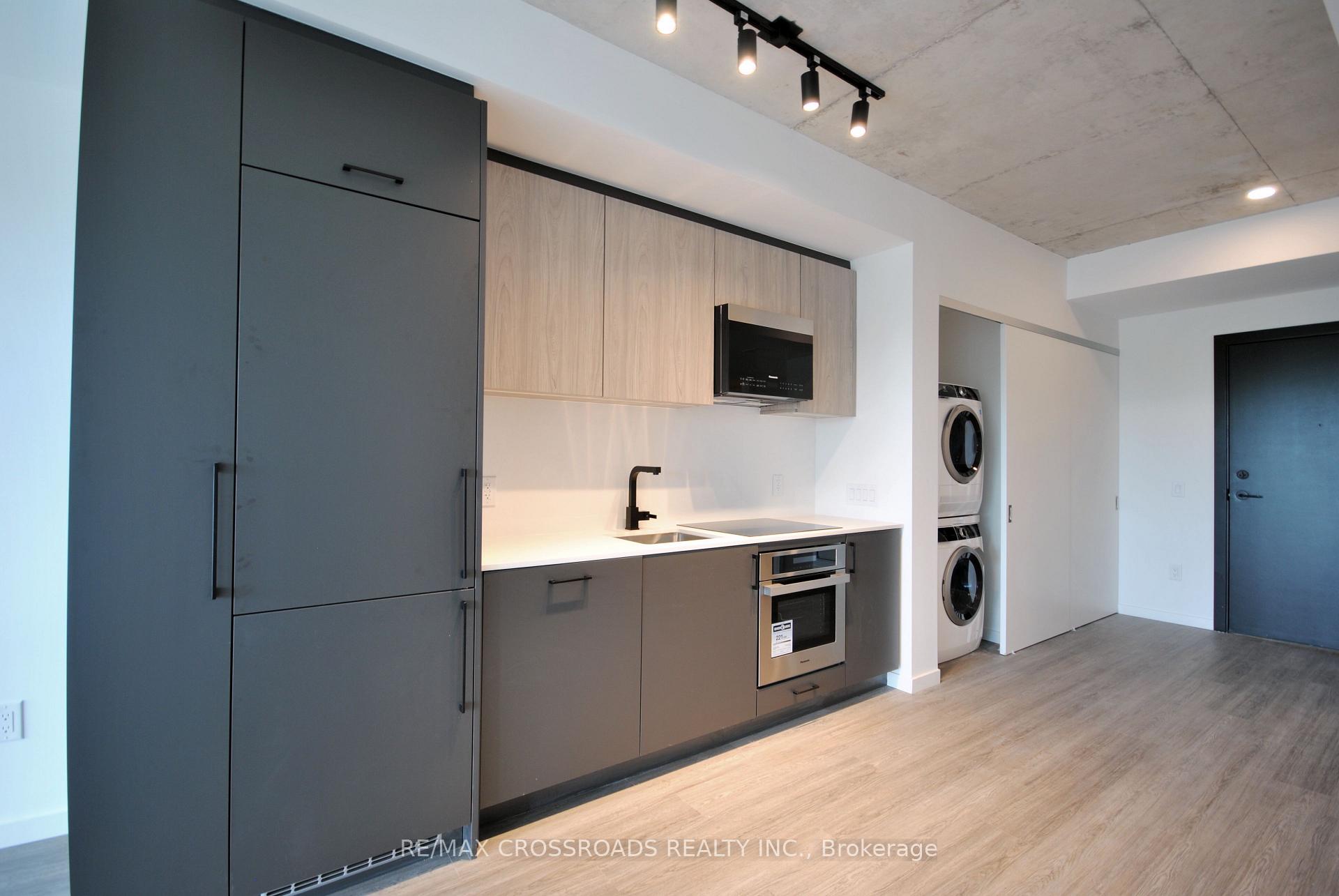 Photo 9 of 689 The Queensway Drive, Etobicoke, Stonegate-Queensway — HOMEH