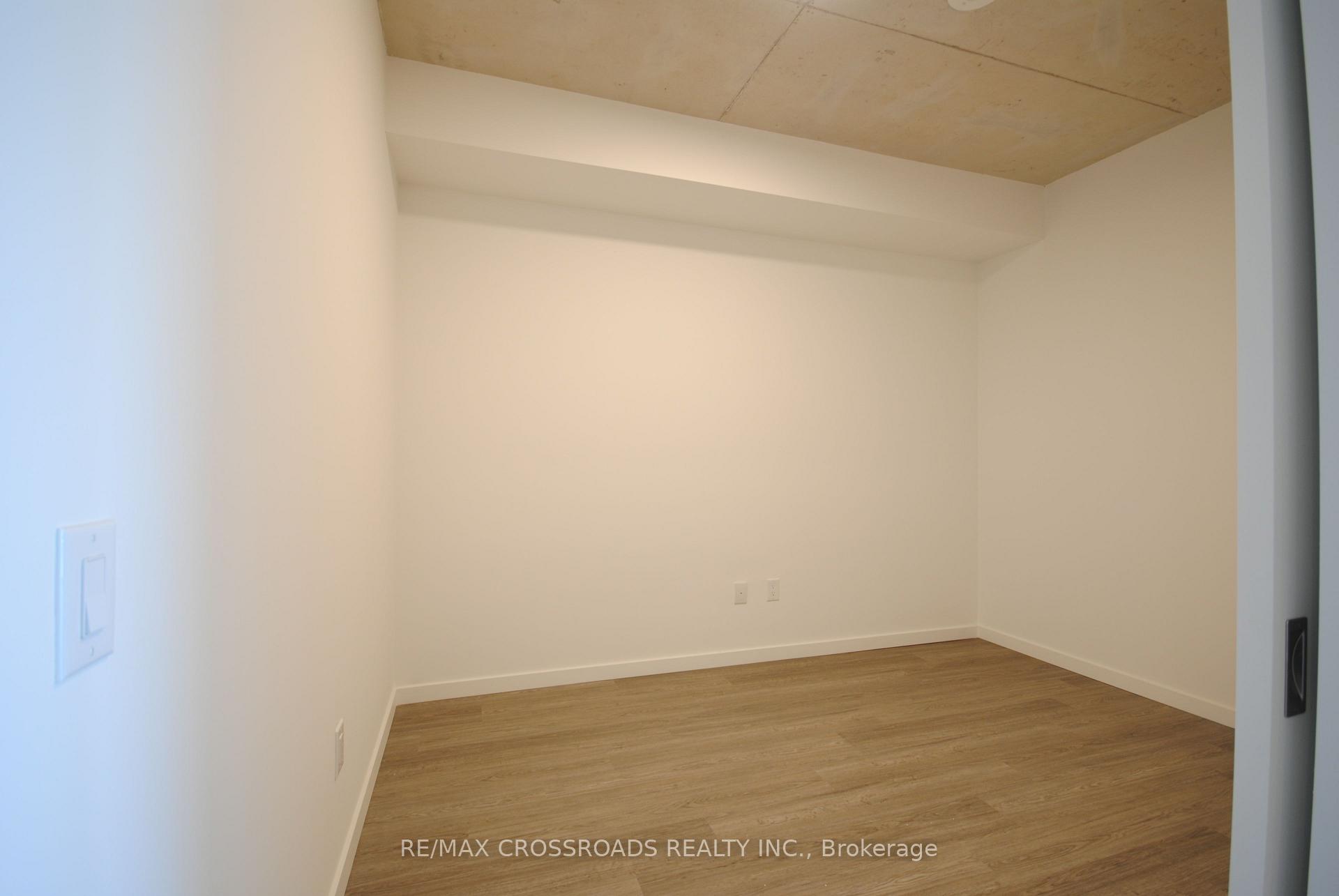 Photo 13 of 689 The Queensway Drive, Etobicoke, Stonegate-Queensway — HOMEH