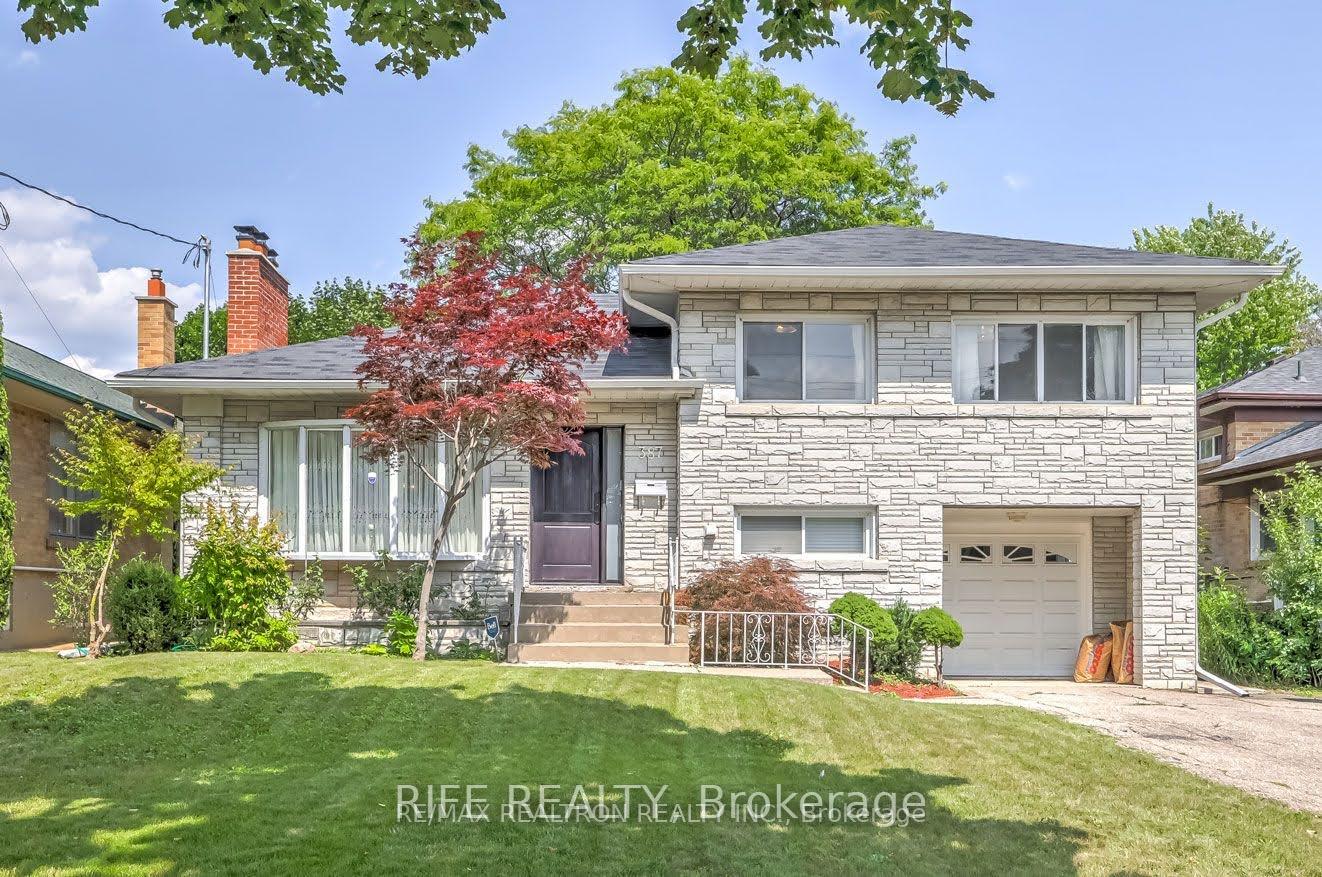 Front of 387 Willowdale Avenue