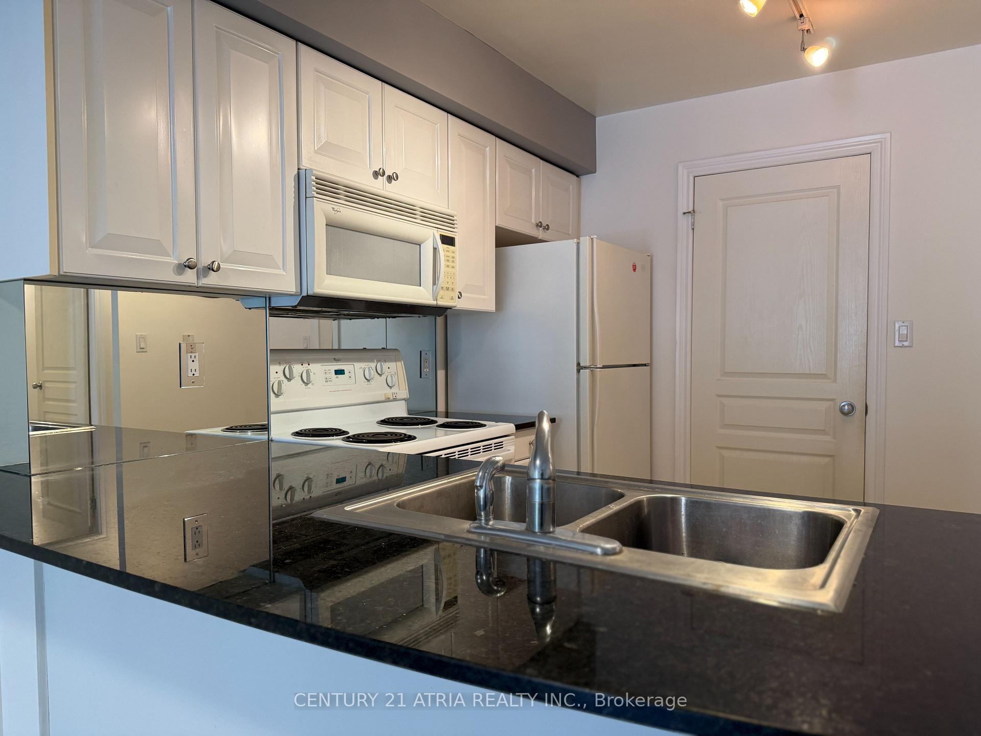 Photo 3 of Unit 602, 801 Bay Street, Toronto, Bay Street Corridor — HOMEH
