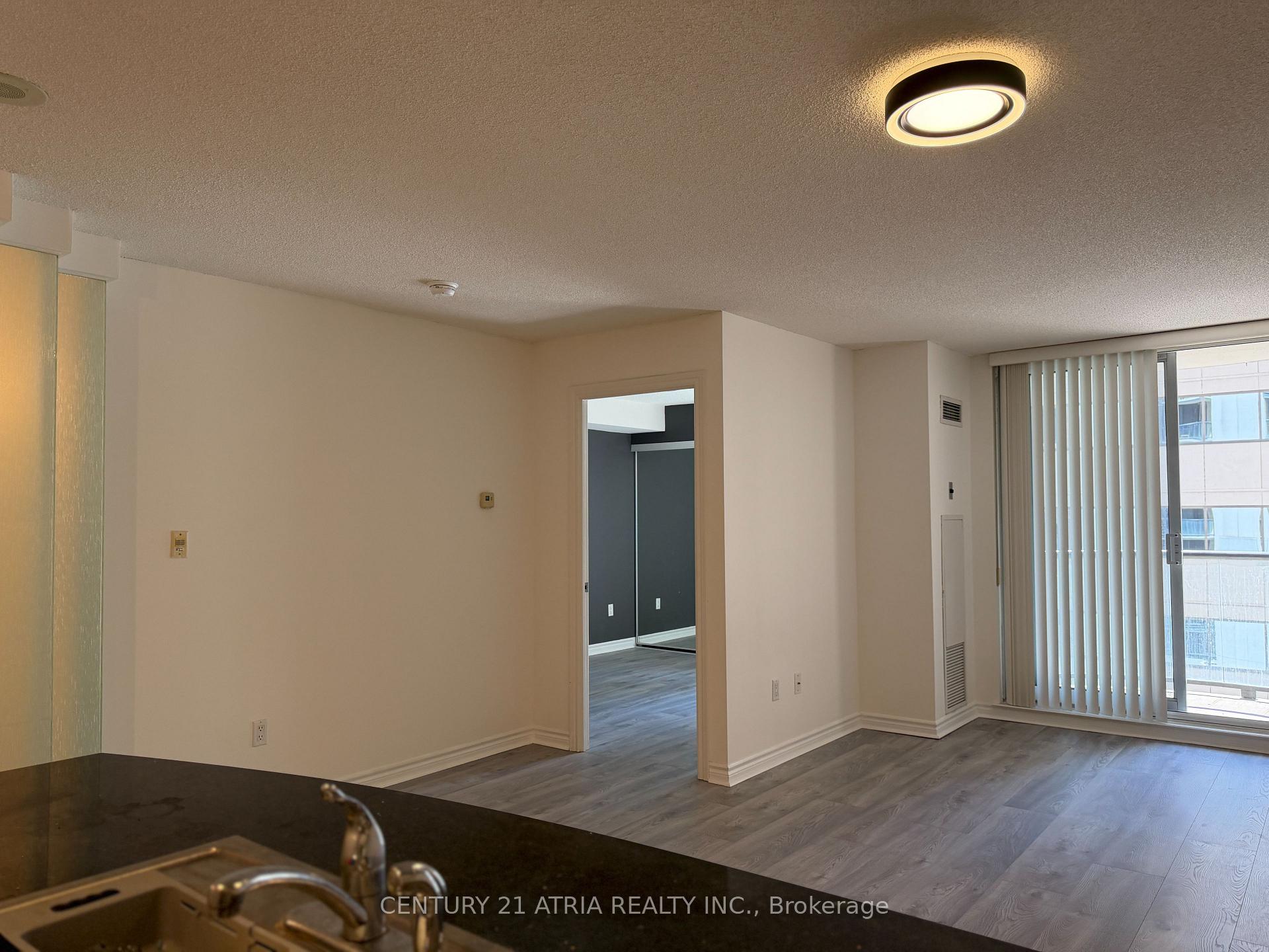 Photo 6 of Unit 602, 801 Bay Street, Toronto, Bay Street Corridor — HOMEH
