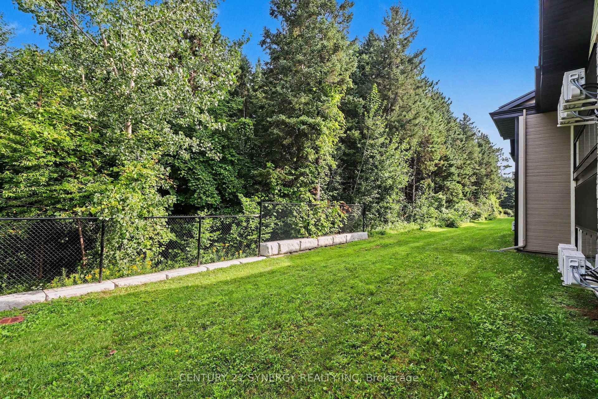 Photo 25 of Unit 406, 99 St-Moritz Terrace, Russell, Embrun — HOMEH