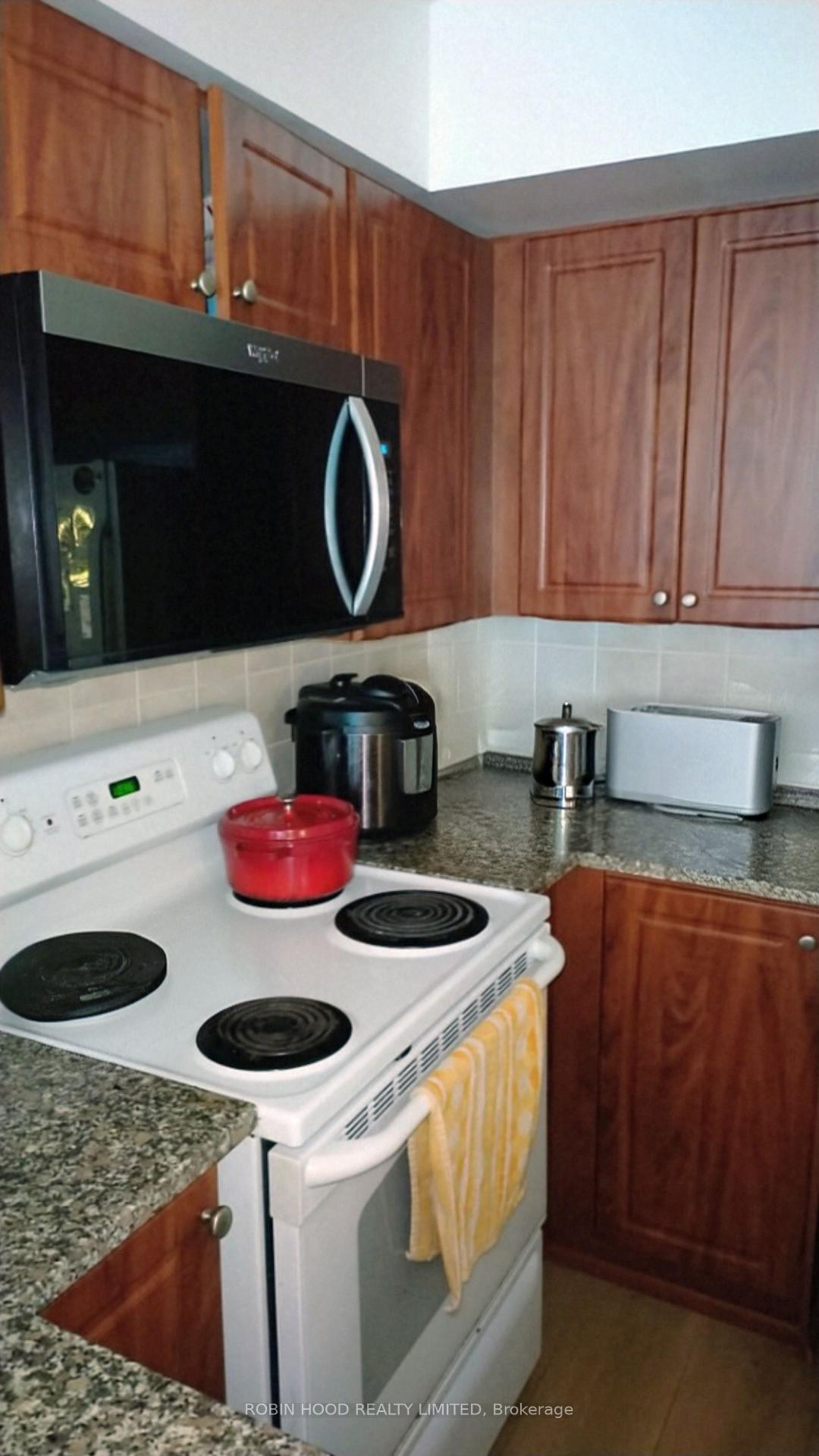 Photo 2 of Unit 30, 30 Grand Trunk Crescent, Toronto, Waterfront Communities — HOMEH
