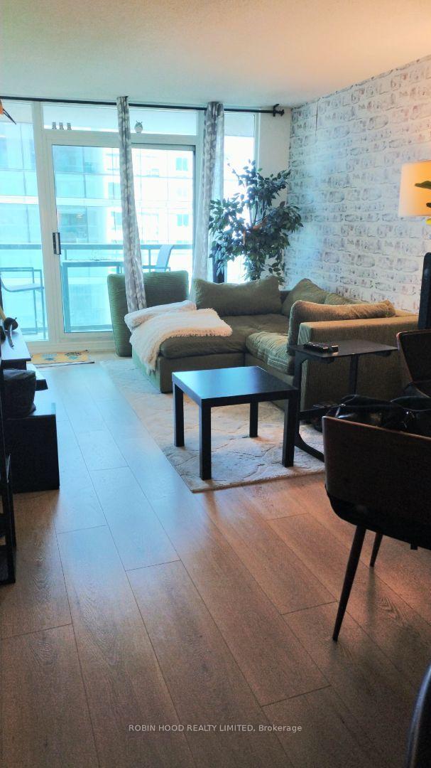 Photo 4 of Unit 30, 30 Grand Trunk Crescent, Toronto, Waterfront Communities — HOMEH