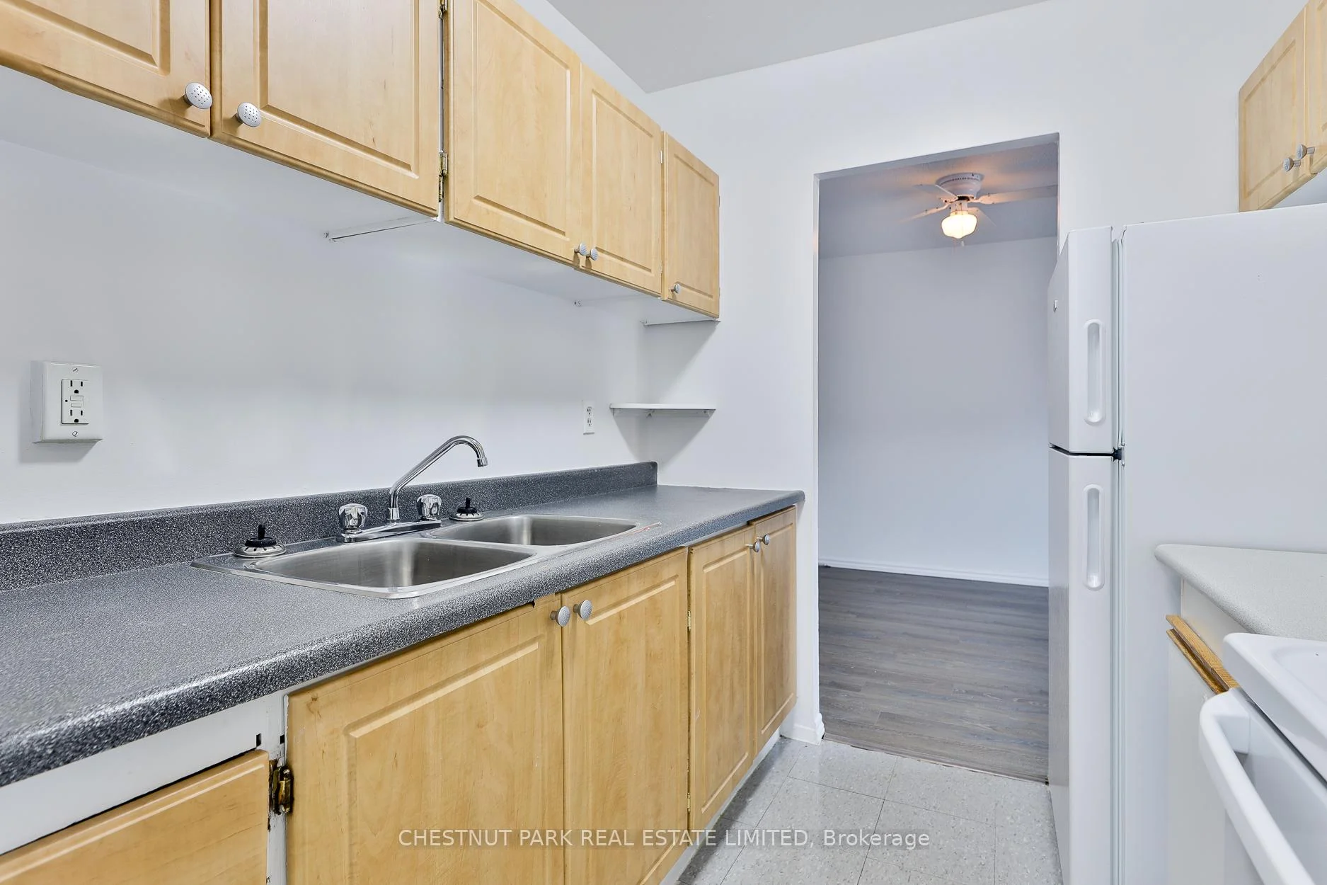 Photo 7 of Unit 512, 900 Glen Street, Oshawa, Lakeview — HOMEH
