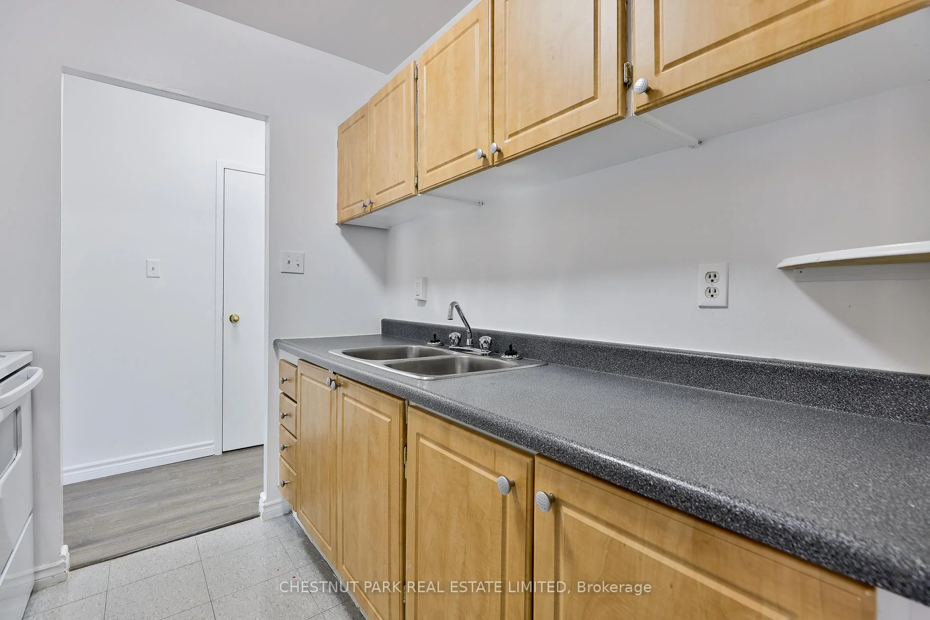 Photo 13 of Unit 512, 900 Glen Street, Oshawa, Lakeview — HOMEH