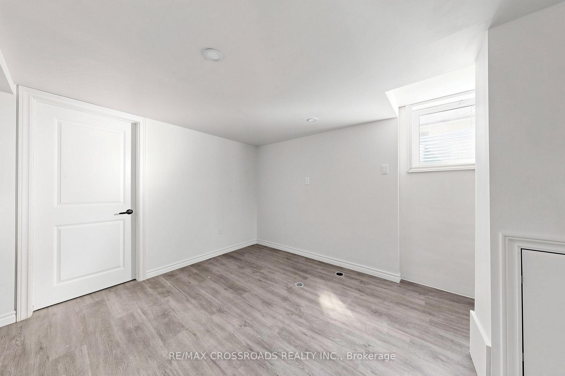 Photo 21 of 1496 Simcoe Street N, Oshawa, Samac — HOMEH
